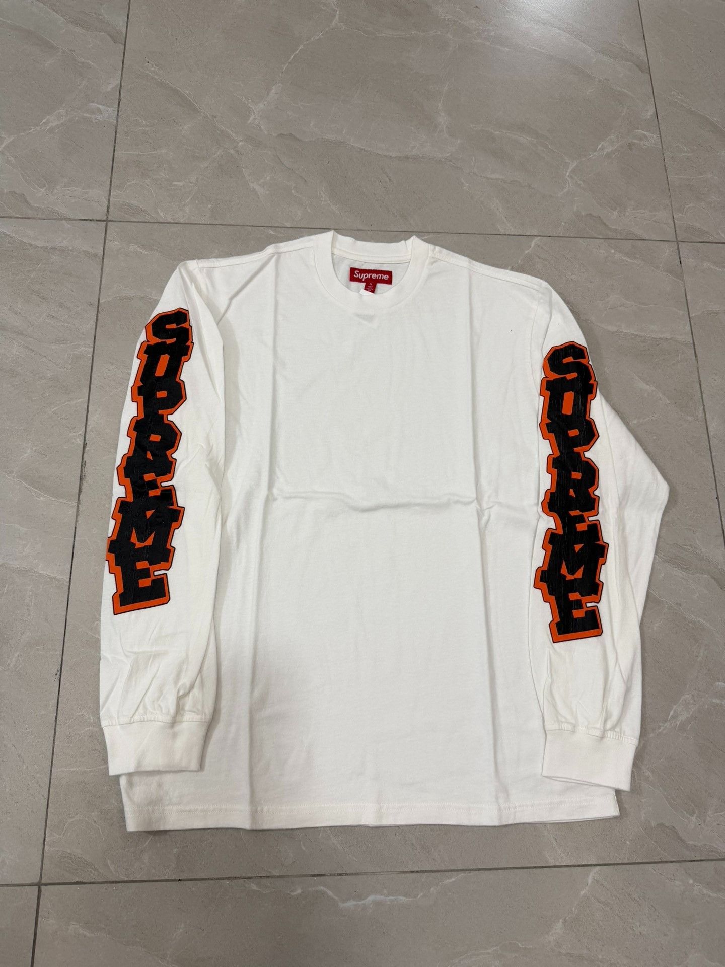 Supreme Supreme SS26 Cracked Sleeve L/S Top Size US M / EU 48-50 / 2 - 1 Thumbnail