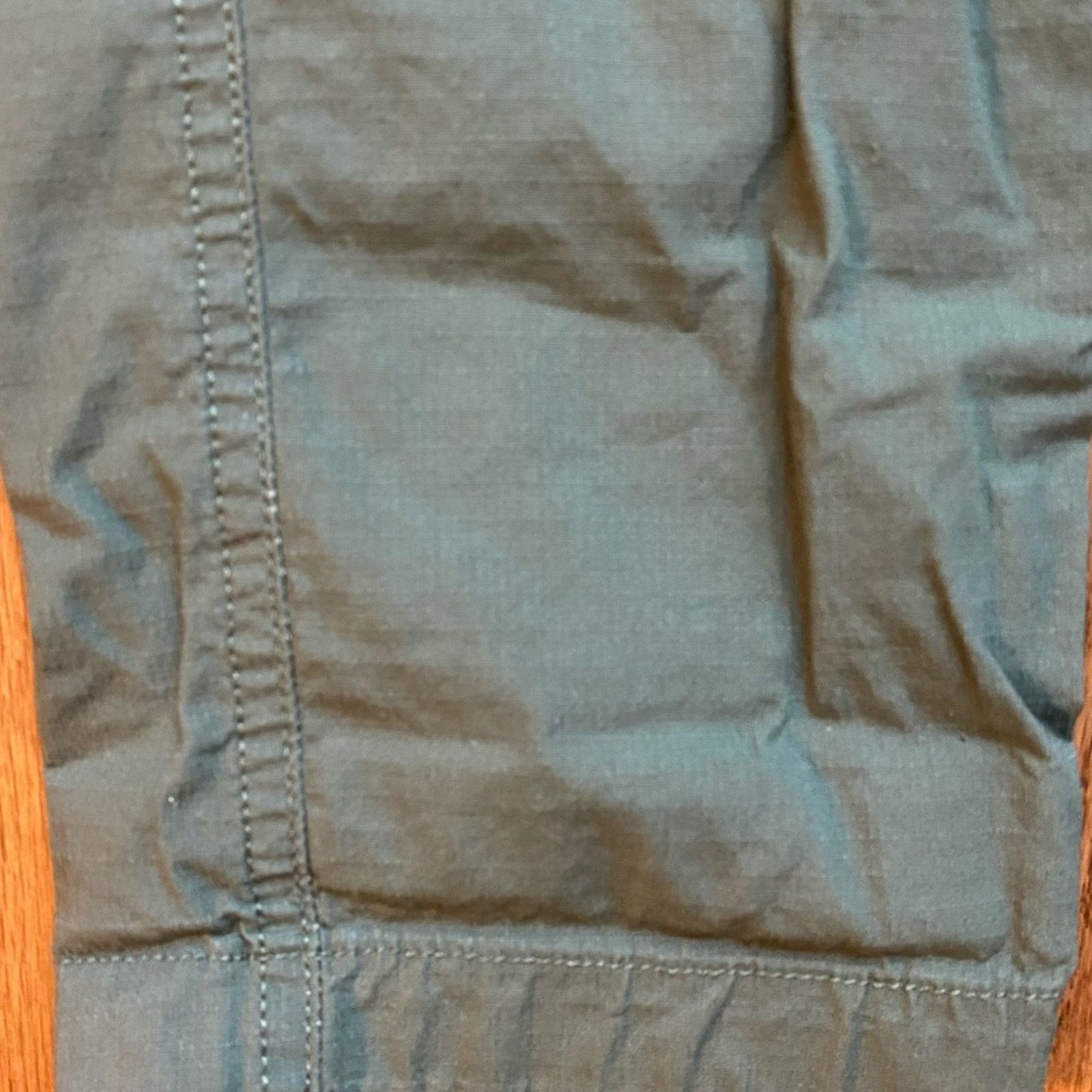 Vuori VUORUI $98 Womens Ripstop Pant Olive Small EUC Size 30" / US 8 / IT 44 - 13 Thumbnail