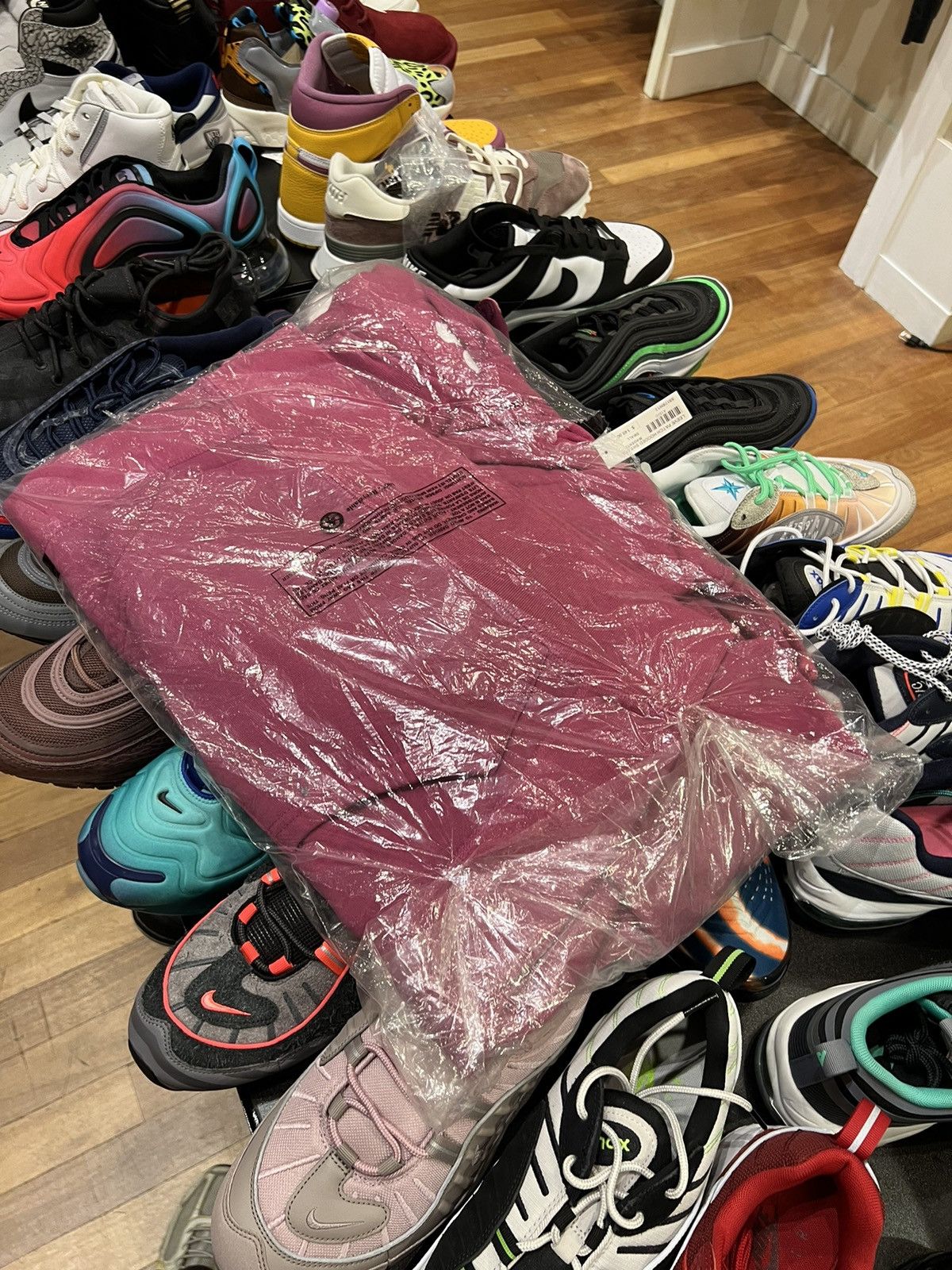 Supreme Supreme sleeve patch hoodie magenta Size US S / EU 44-46 / 1 - 3 Thumbnail