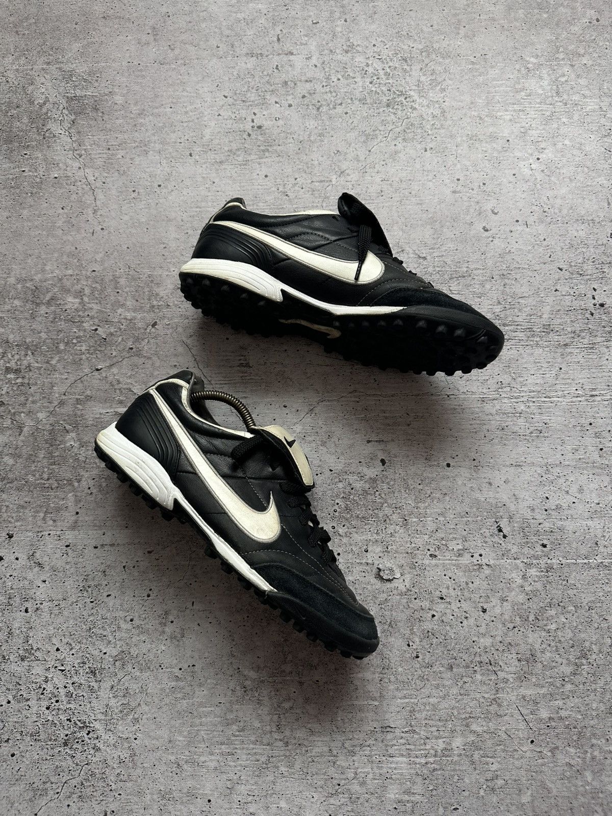 Nike 00s Nike Tiempo Vintage Leather Soccer Shoes Size US 9 / EU 42 - 1 Thumbnail