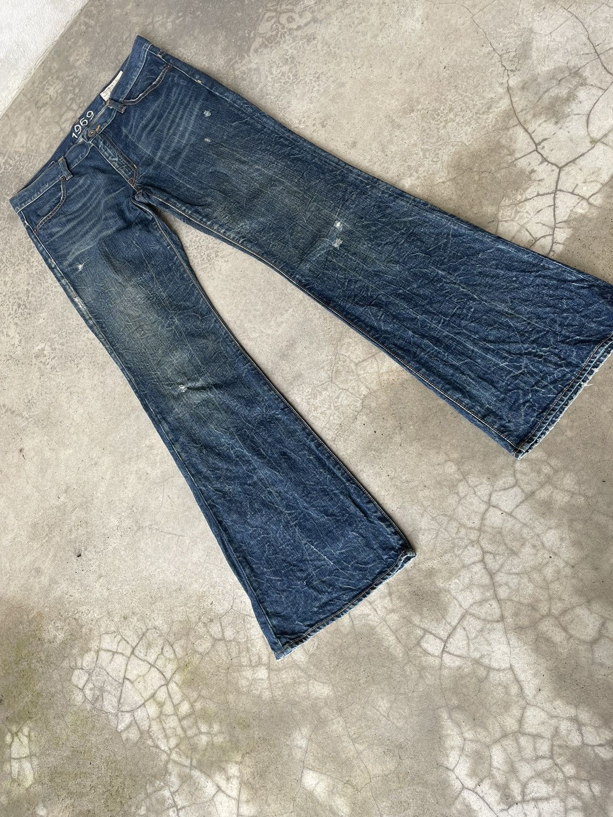 Gap Flare Jeans Vintage Gap Bootcut Nice Design Size US 32 / EU 48 - 2 Thumbnail