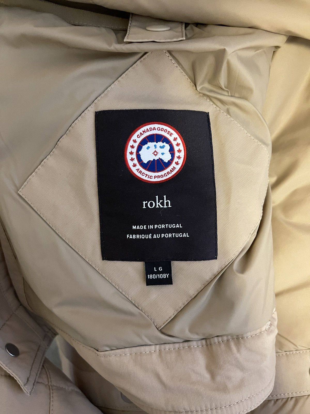 Canada Goose Canada Goose x Rokh - Padded Trucker Strap Jacket Graphic Size US L / EU 52-54 / 3 - 3 Thumbnail