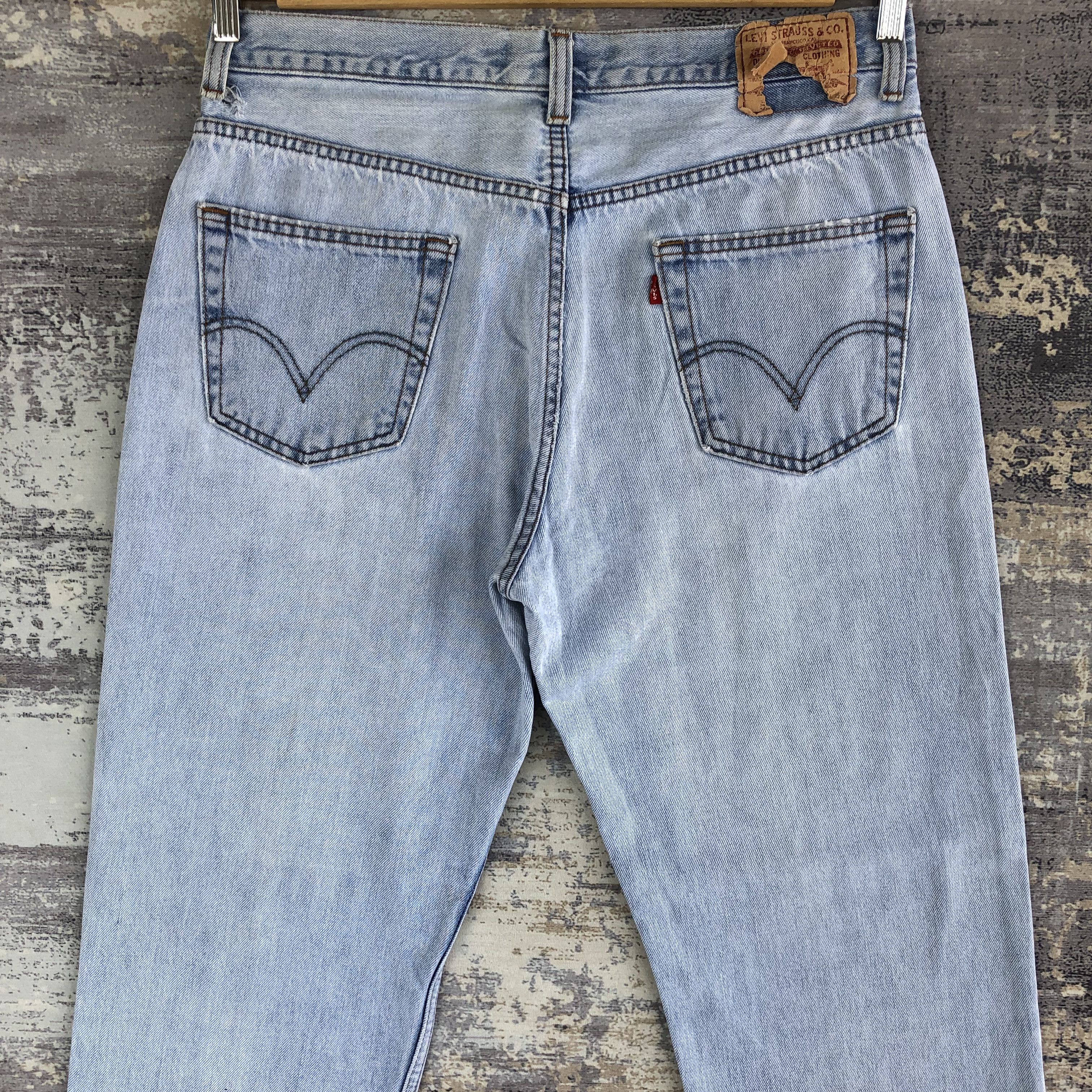 Levi's Vintage Levis 550 Light Wash Jeans Ripped Faded Levi's Denim Size US 34 / EU 50 - 4 Thumbnail