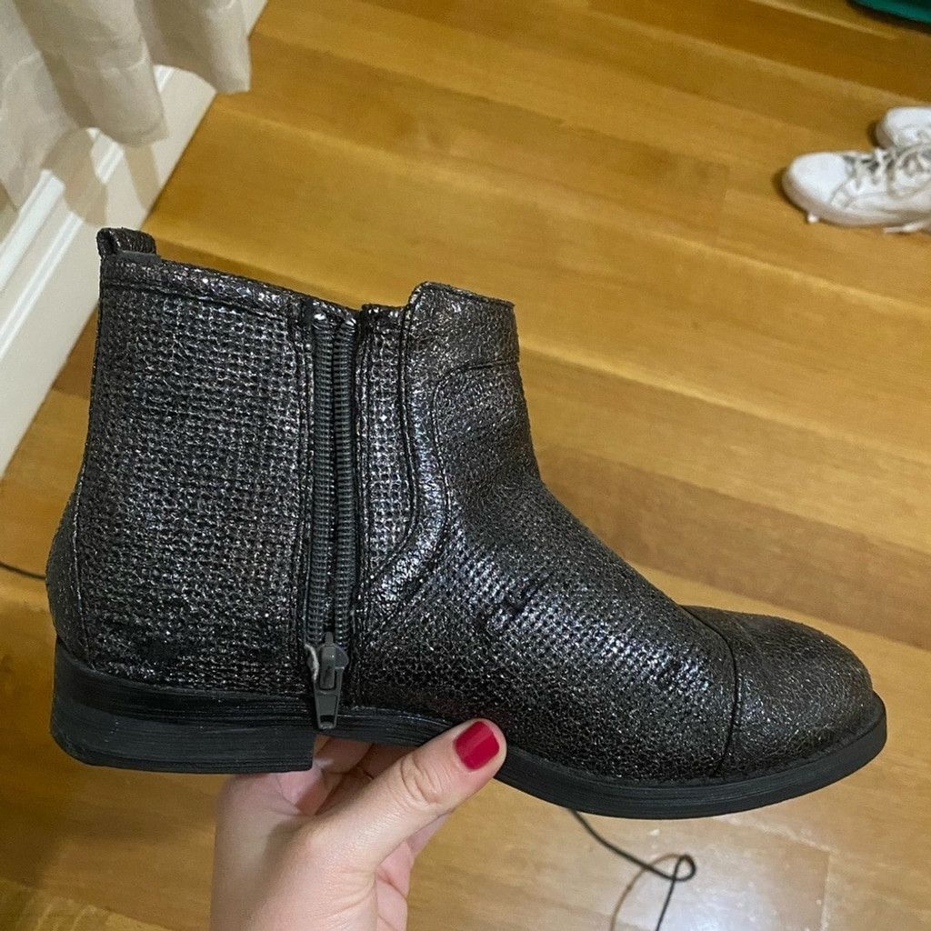 Anthropologie Anthropologie Vanessa Wu Black Shimmer Booties Size US 6.5 / IT 36.5 - 4 Thumbnail