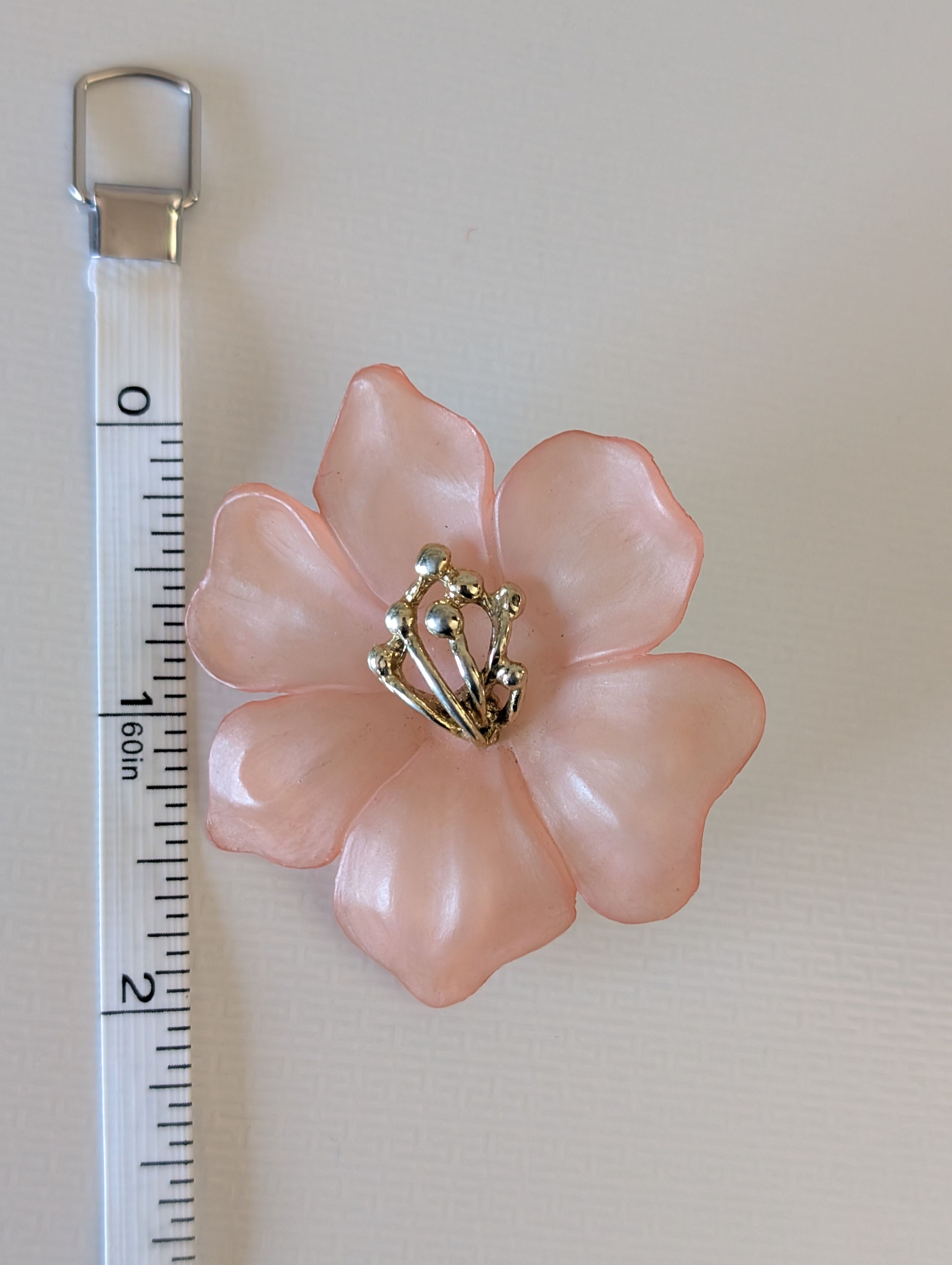 Other Vintage Frosted Pink Resin Flower Brooch Size ONE SIZE - 5 Thumbnail