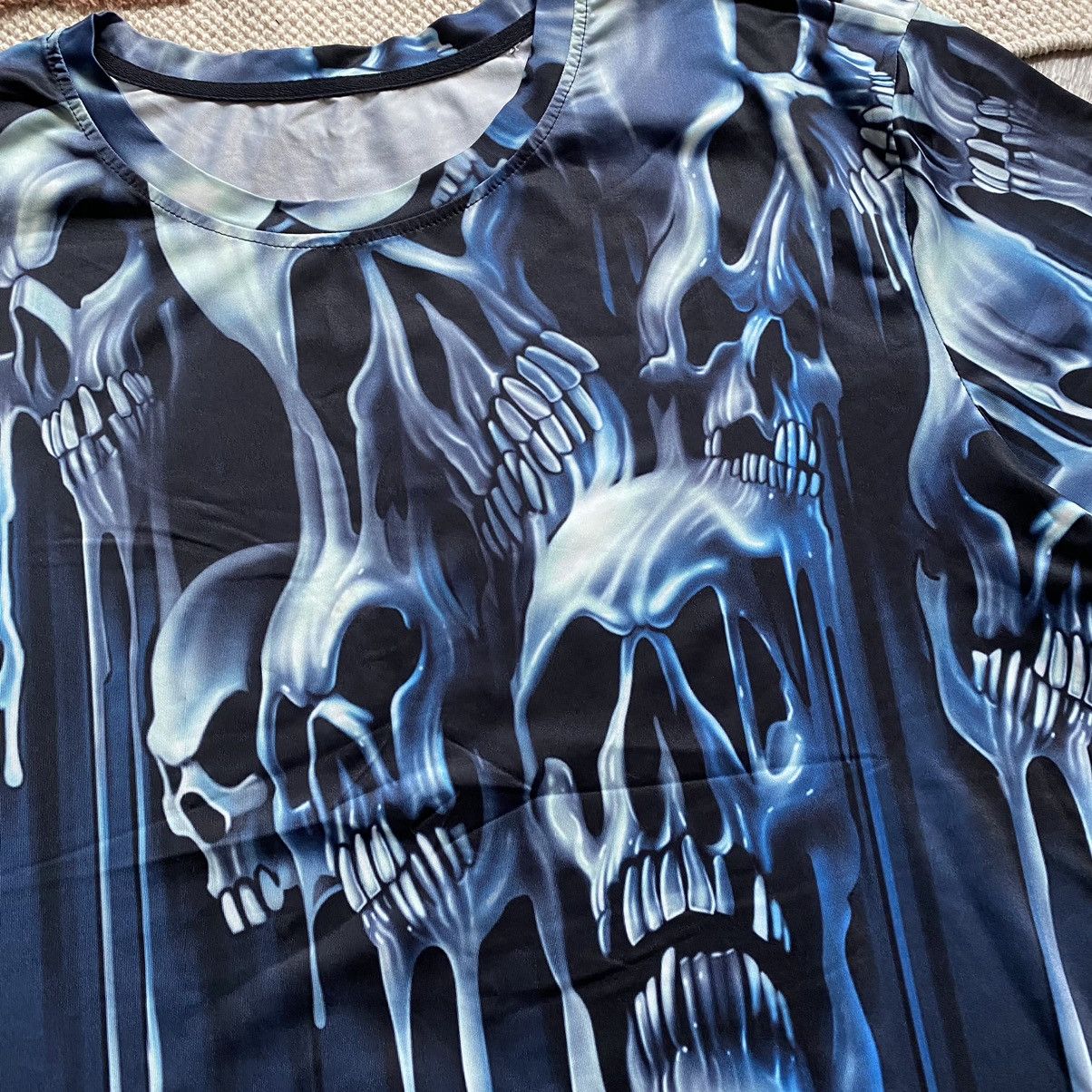 Vintage SKULLS Y2K LIKE LIQUID BLUE FULL PRINT T SHIRT Size US L / EU 52-54 / 3 - 3 Thumbnail