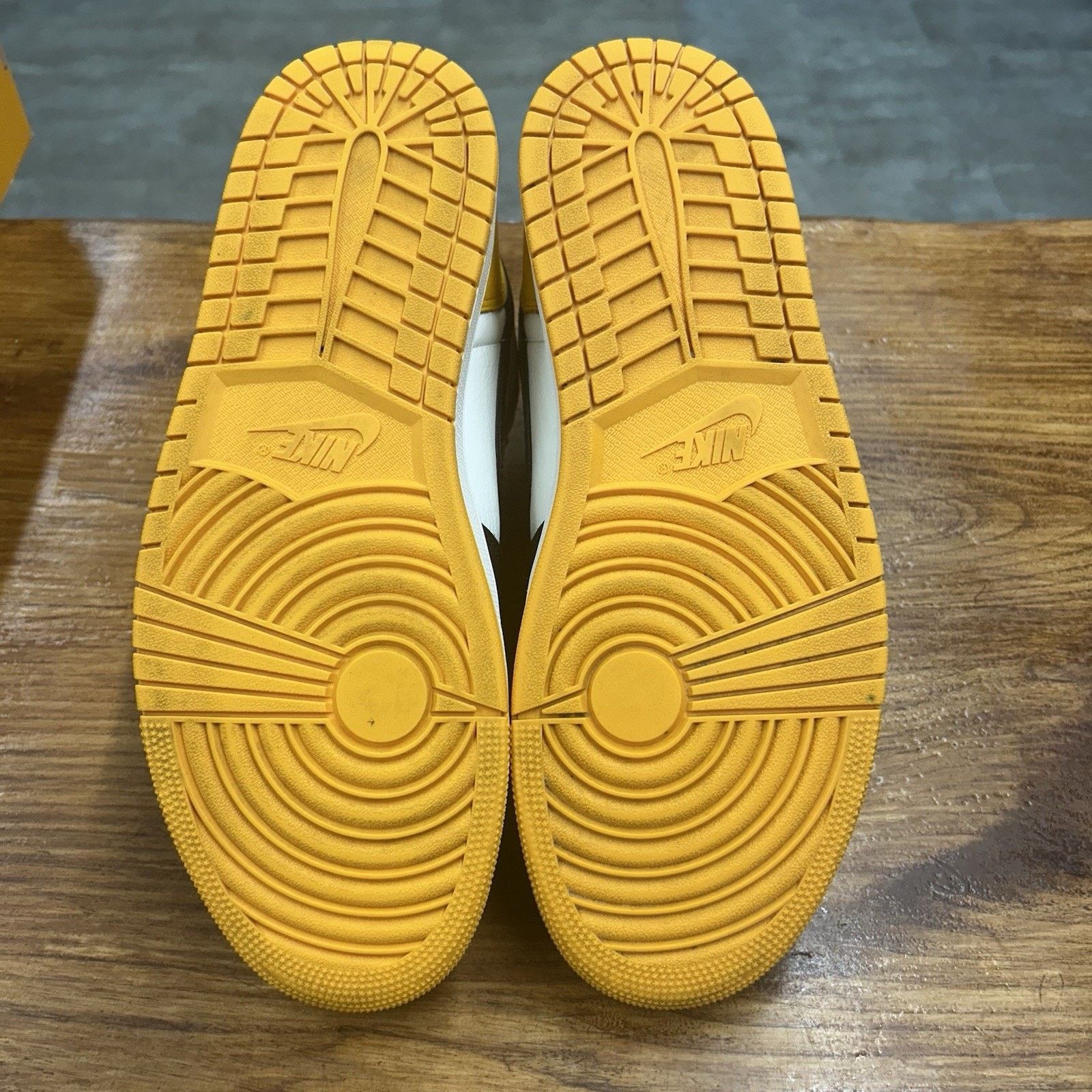 Jordan Brand Size 11.5 - Jordan 1 Retro OG High Yellow Toe Lightly Worn Size US 11.5 / EU 44-45 - 7 Thumbnail