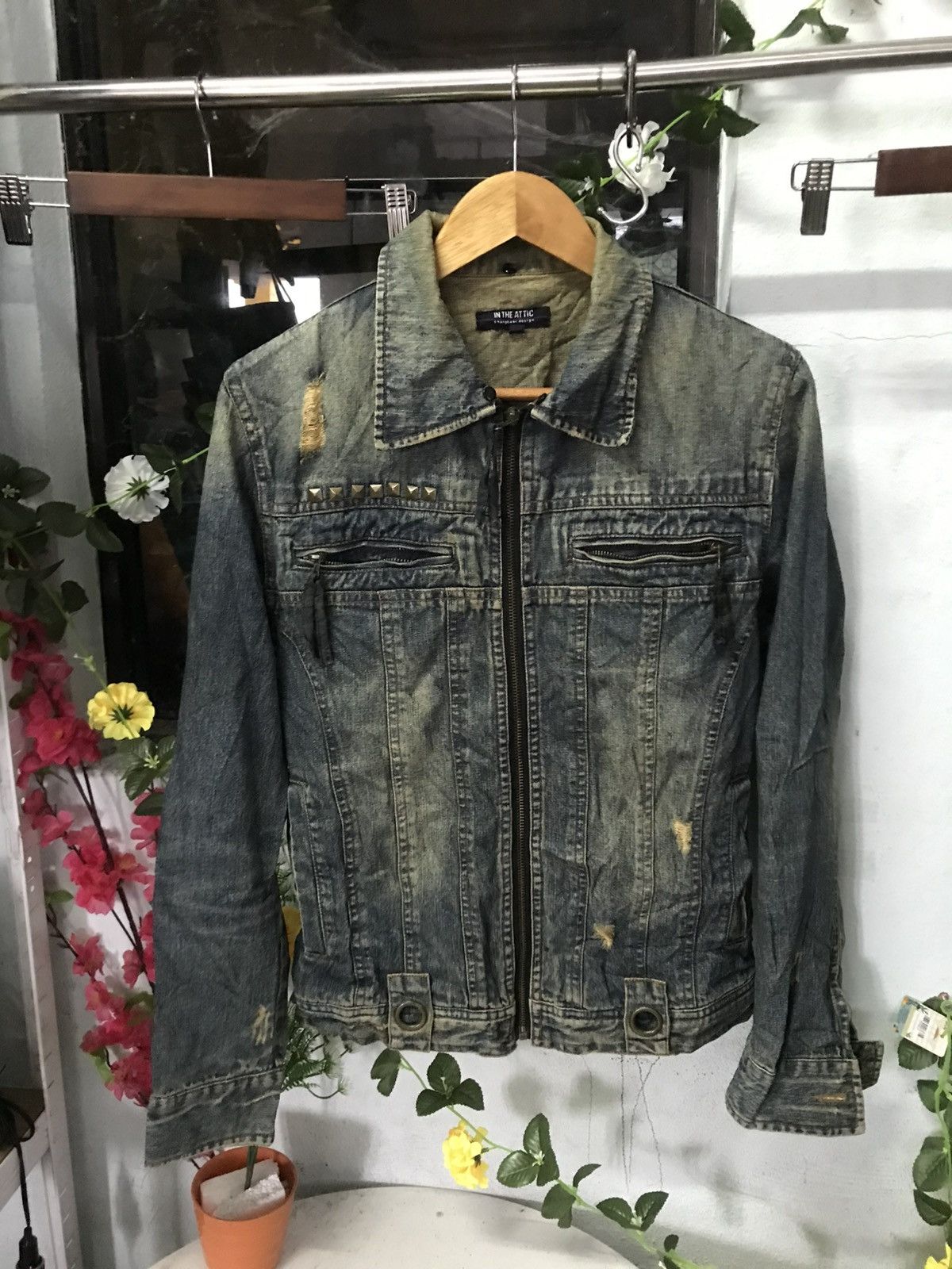 In The Attic × Japanese Brand RARE IN THE ATTIC DENIM DISTRESS Size M / US 6-8 / IT 42-44 - 1 Thumbnail