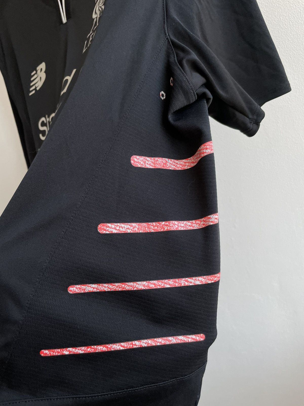 New Balance LIVERPOOL 2016 2017 FOOTBALL SHIRT SOCCER JERSEY NEW BALANCE Size US M / EU 48-50 / 2 - 18 Thumbnail
