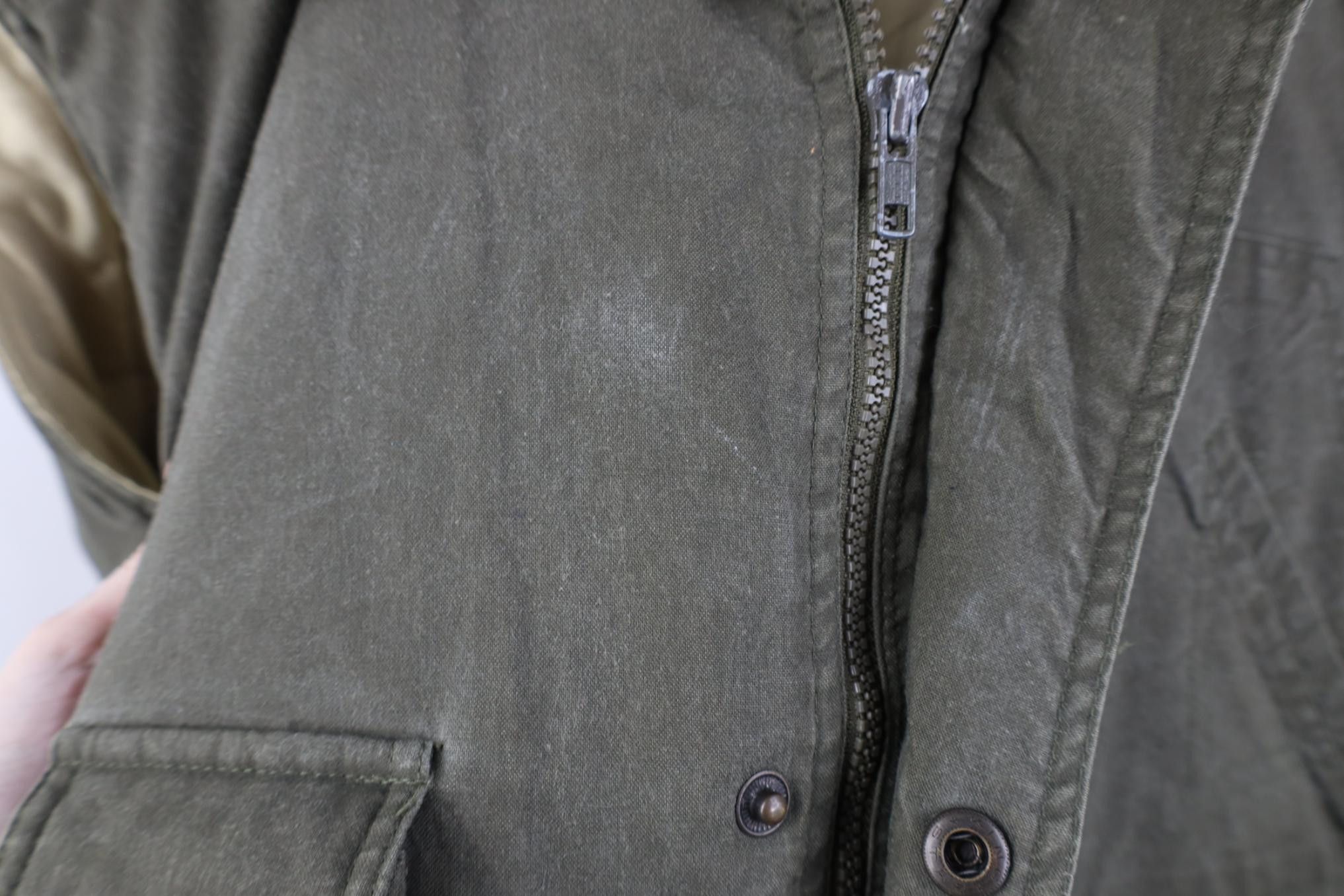 Vintage Vintage 90s Streetwear Tactical Puffer Vest Jacket Green Size US L / EU 52-54 / 3 - 9 Thumbnail