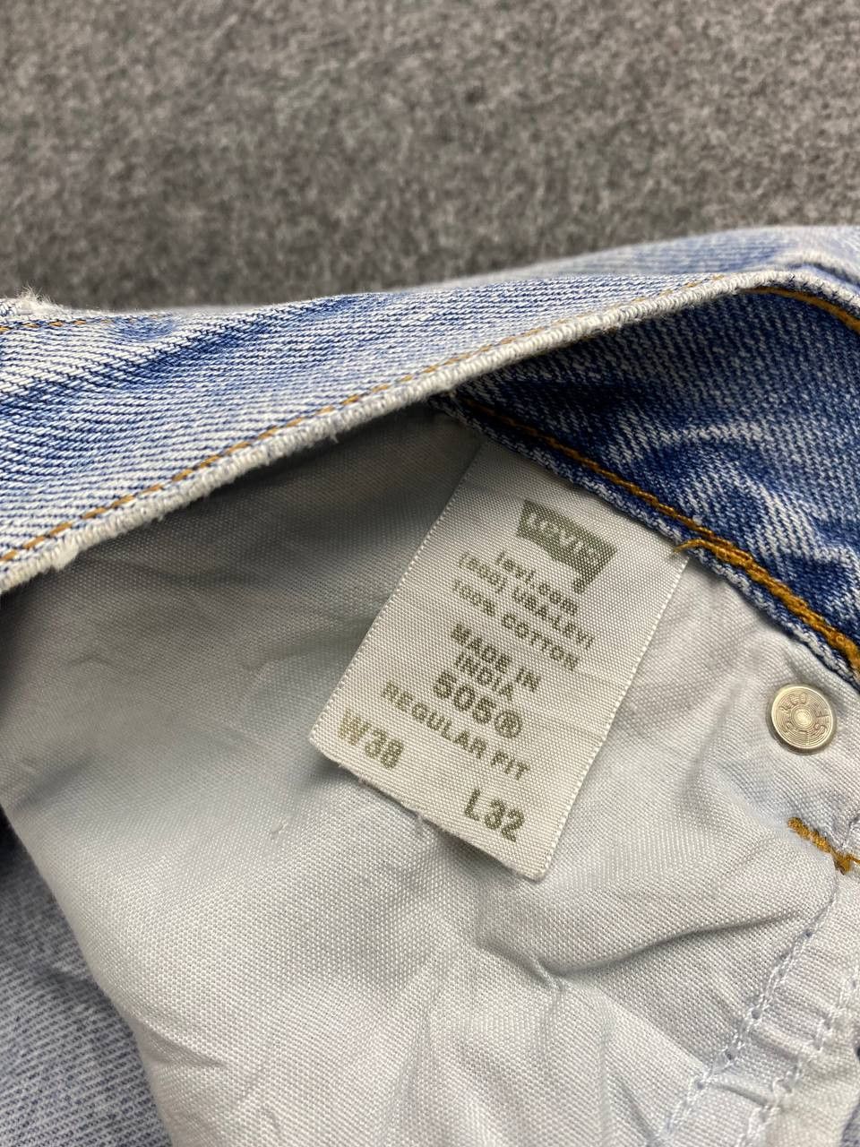 Levi's vintage levis 505 regular fit distressed denim nice design Size US 39 - 17 Thumbnail