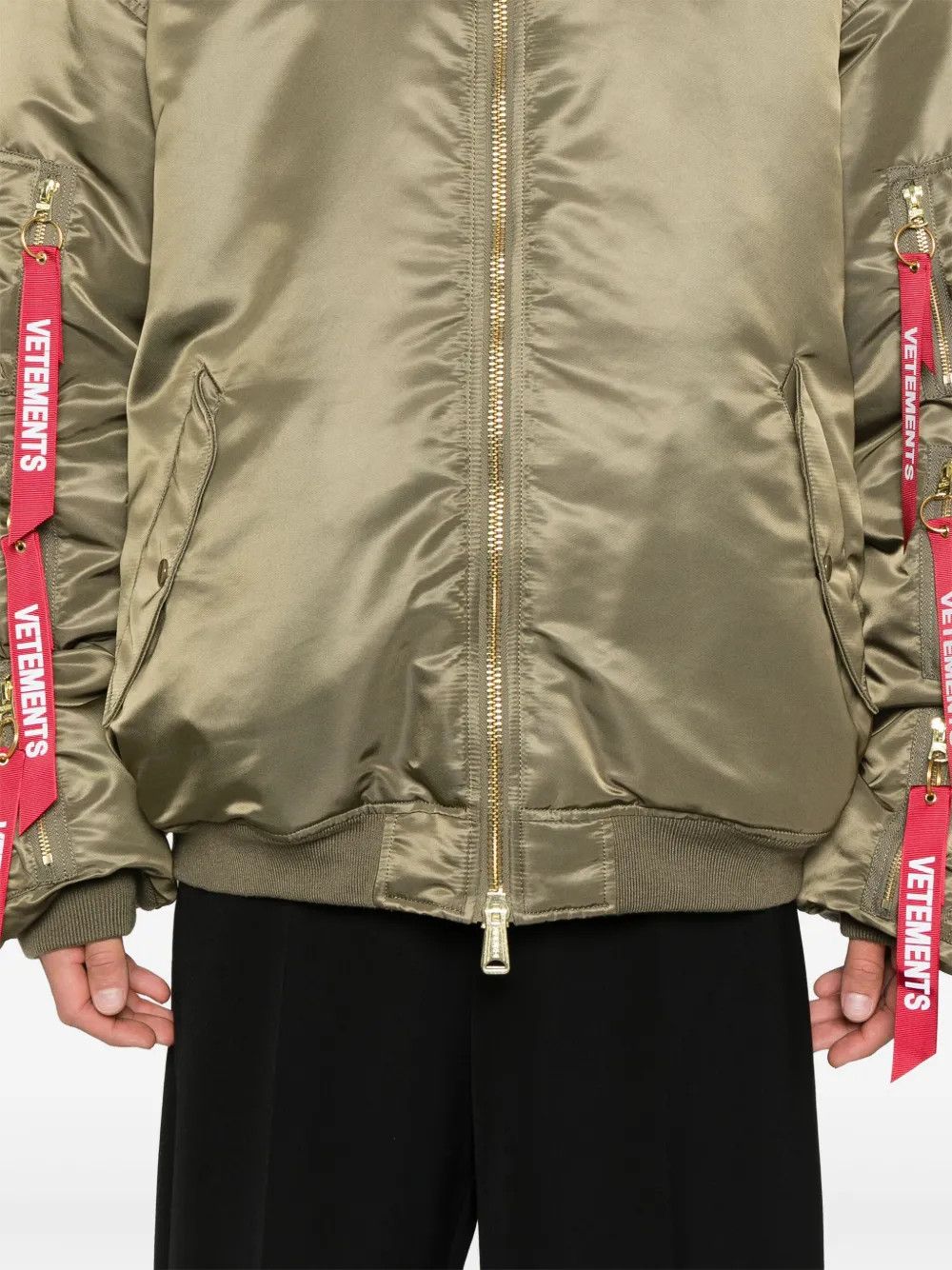 Vetements o1mle0226 Cargo Bomber Jacket in Green Size US M / EU 48-50 / 2 - 3 Thumbnail