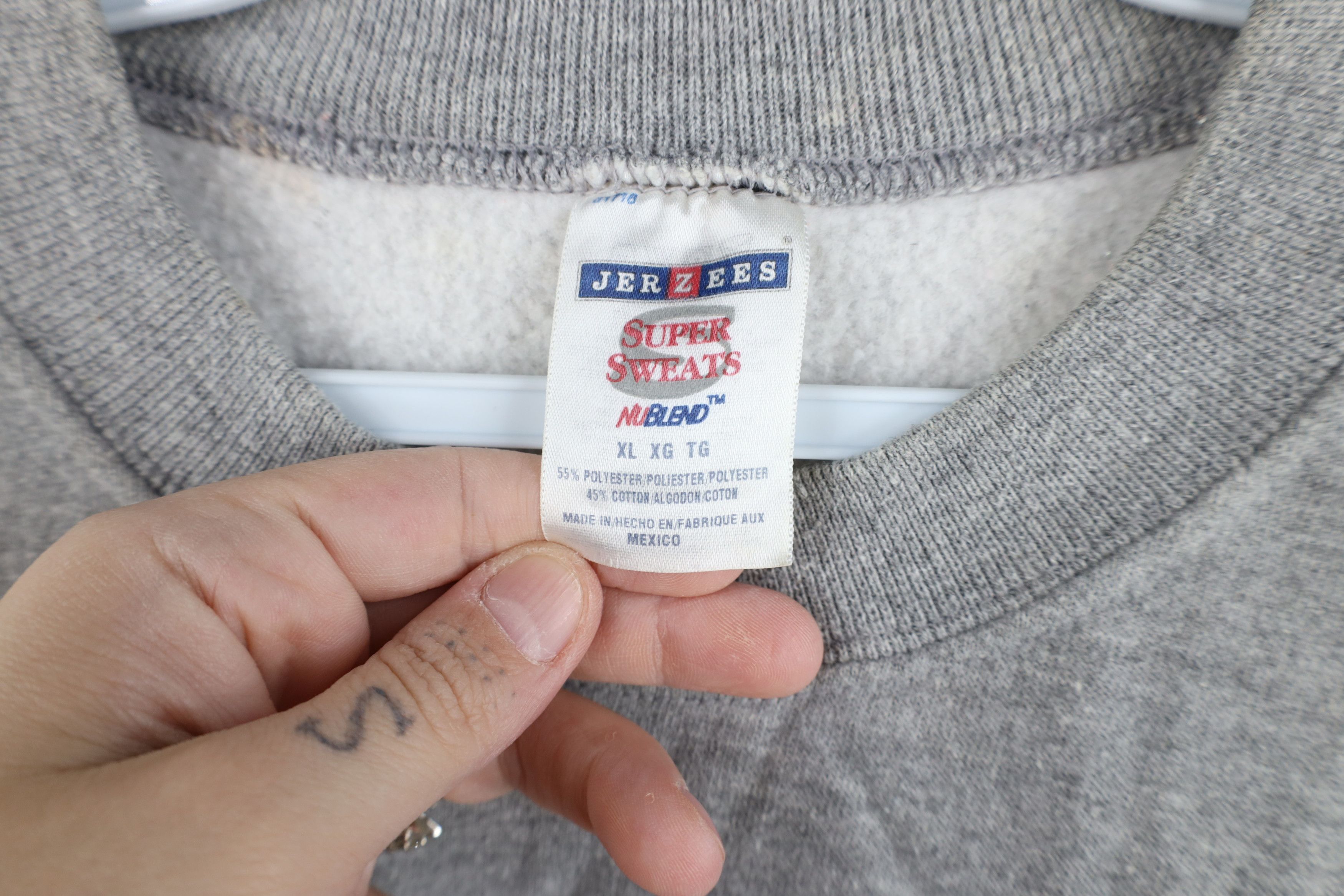 Vintage Vintage 90s Basketball An American Tradition Sweatshirt Gray Size US XL / EU 56 / 4 - 9 Thumbnail