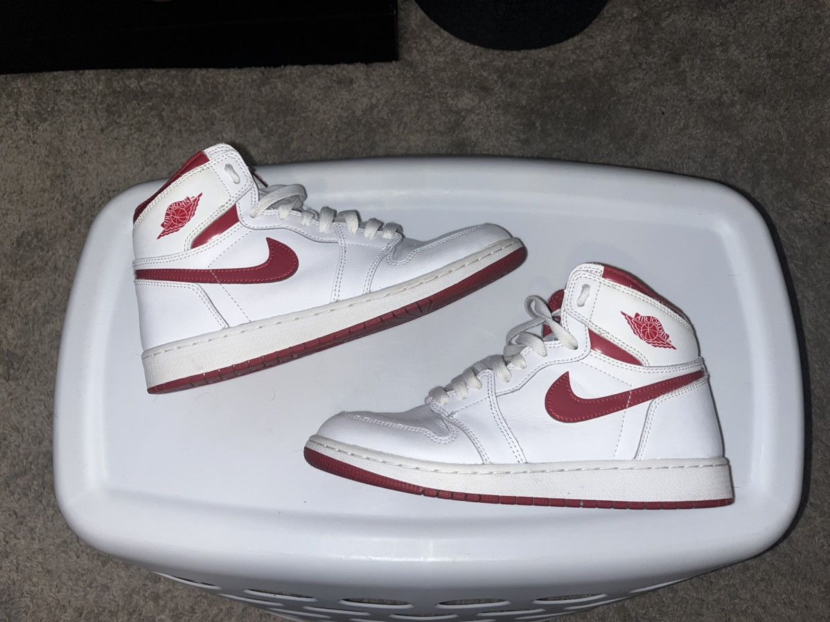 Jordan Brand Air jordan 1 Metallic red Size US 7 / EU 40 - 1 Thumbnail