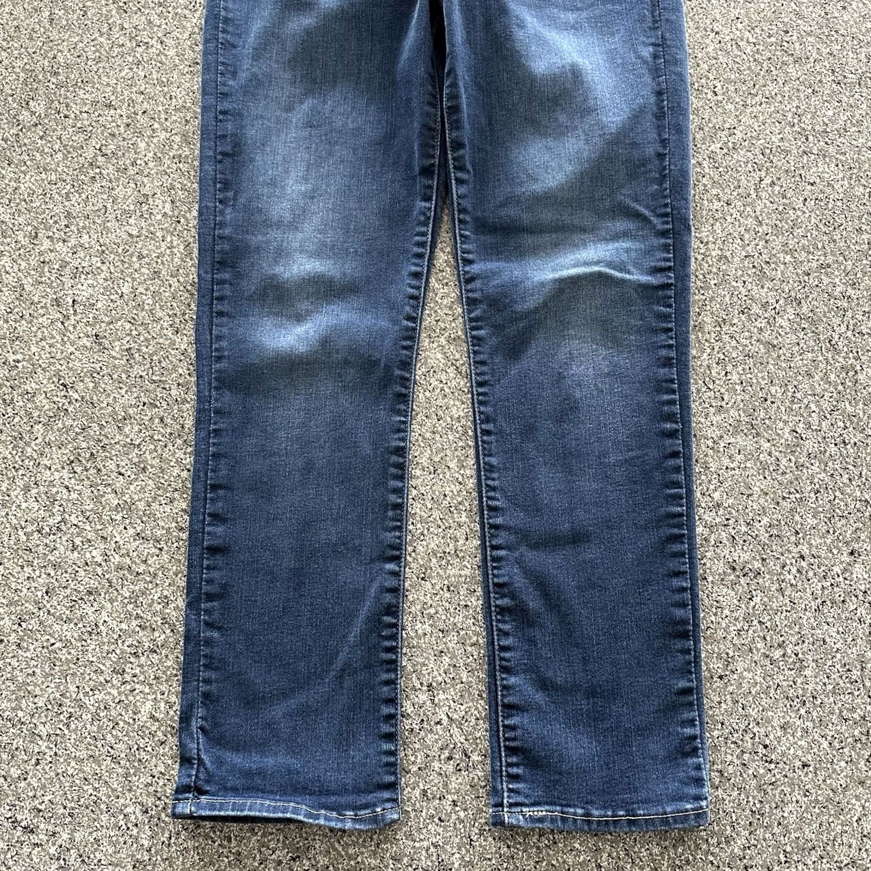 Levi's Levi’s Jeans Women’s Size 8 Mid Rise Skinny Stretch Denim Blue Medium Wash Size 30" / US 8 / IT 44 - 2 Thumbnail