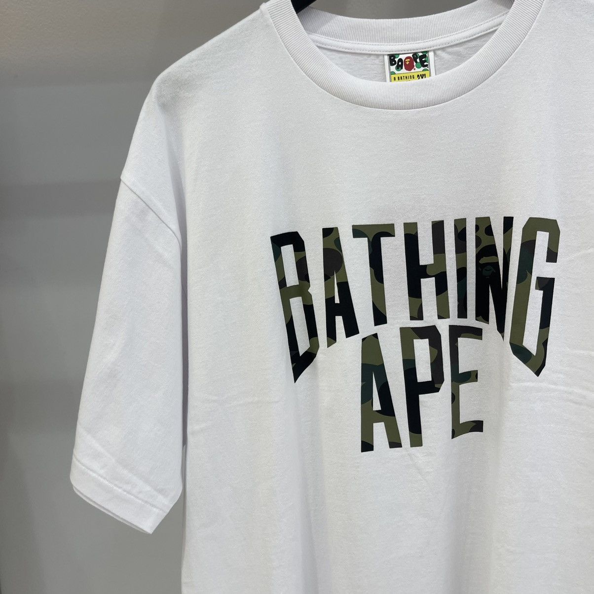 Bape Bape A Bathing Ape 1st Camo NYC Logo Tee Size US XXL / EU 58 / 5 - 2 Thumbnail