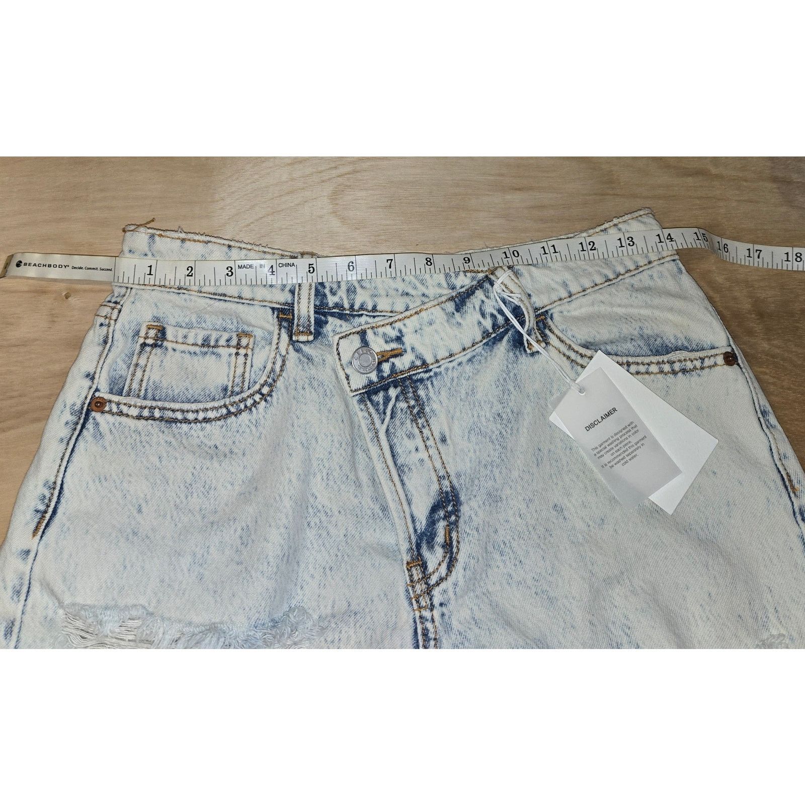 Other NWT Cello Jean cutoff shorts sz S asymmetrical fly acid wash Size 28" / US 6 / IT 42 - 4 Thumbnail