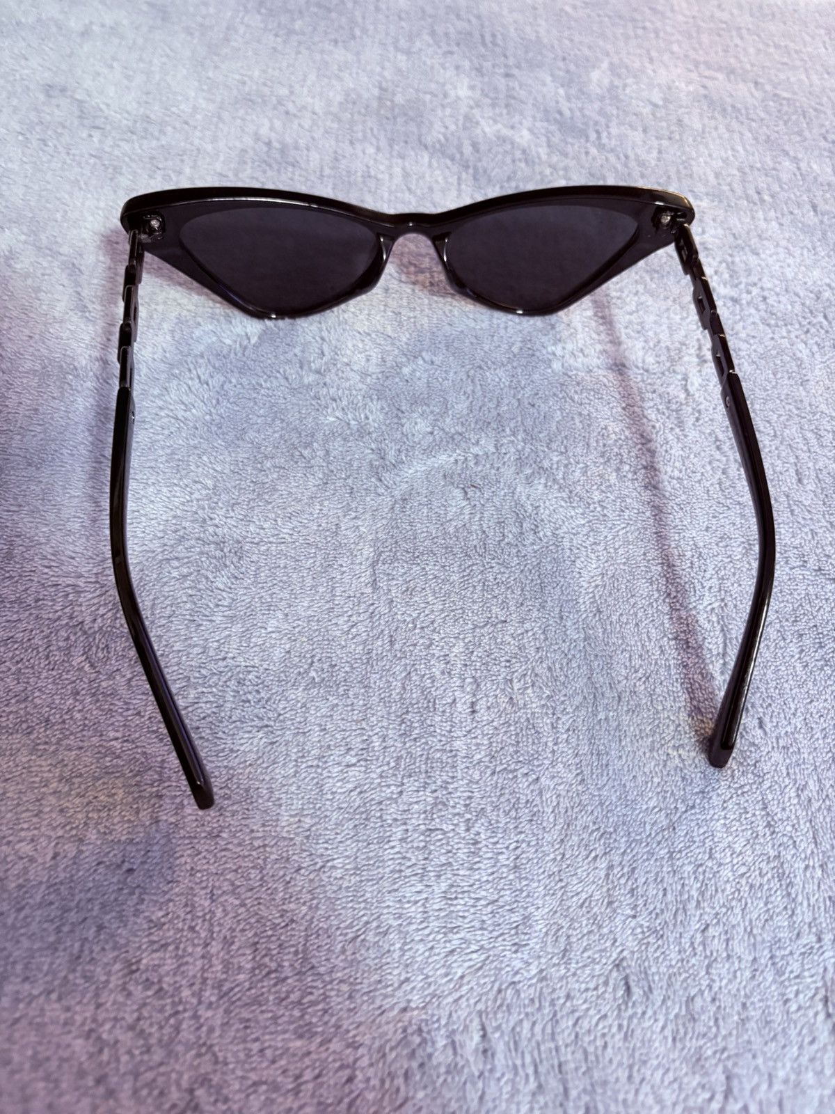 Other × Vintage Y2K Style Chain Link All Black Triangle Cat Eye Sun glasses Size ONE SIZE - 4 Thumbnail