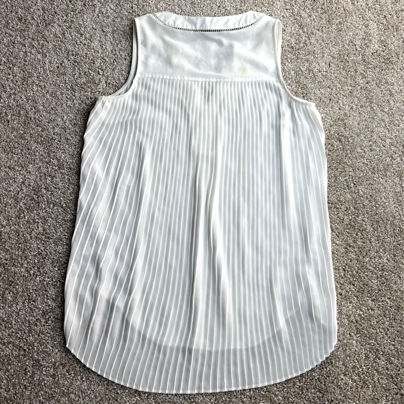 White House Black Market VINTAGE White House Black Market Blouse Womens 0 White Pleated V Neck High Low Tunic Top Size XS / US 0-2 / IT 36-38 - 4 Thumbnail