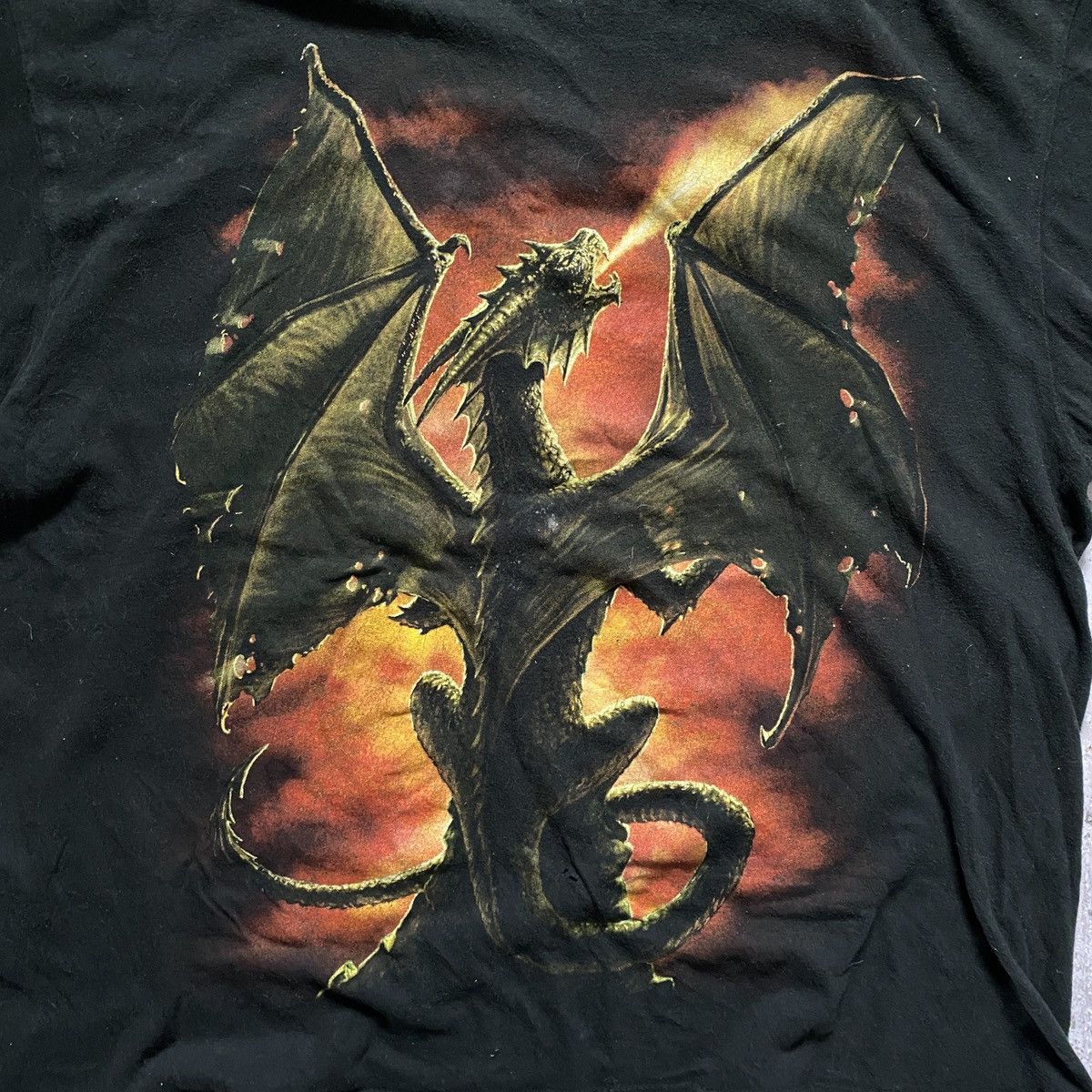 Vintage VINTAGE 90s AMAZING FADED DRAGON BOXY T SHIRT (SPIRAL) 224 Size US XL / EU 56 / 4 - 2 Thumbnail