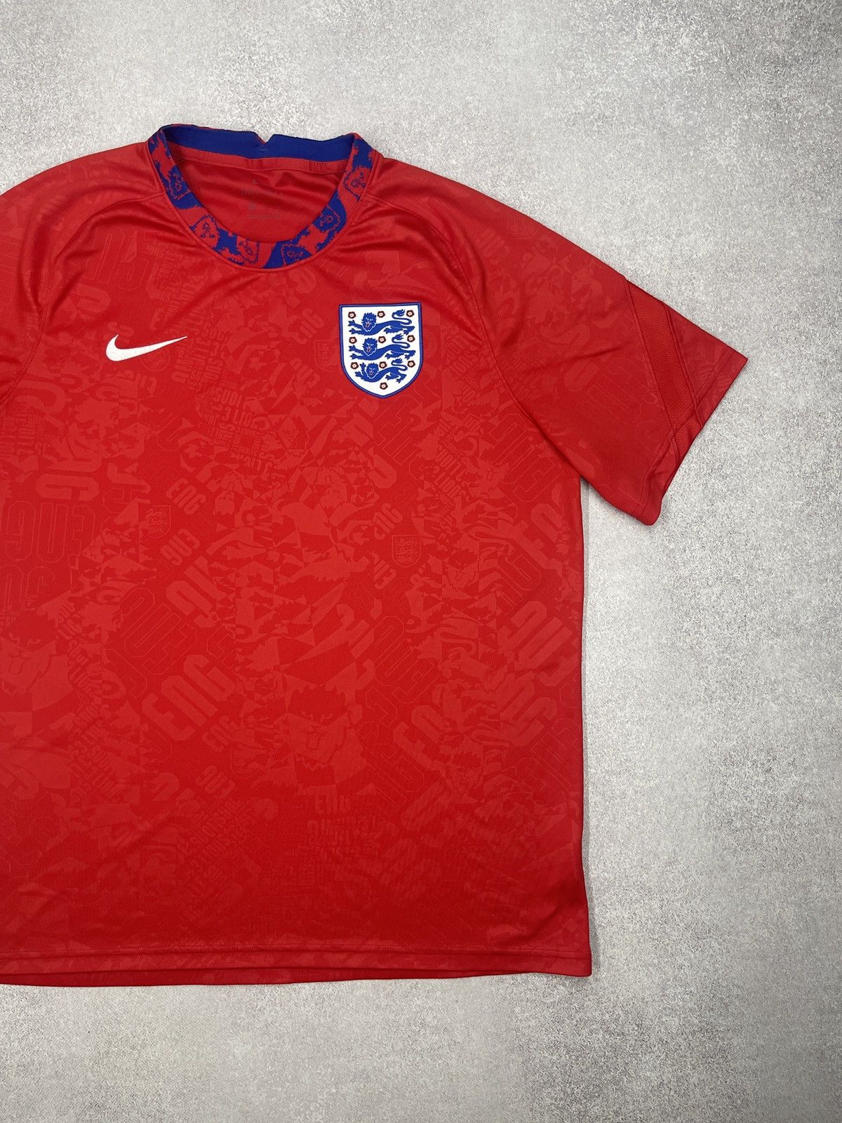 Nike Mens Nike England Football Soccer Jersey Red Size XL Size US XL / EU 56 / 4 - 3 Thumbnail