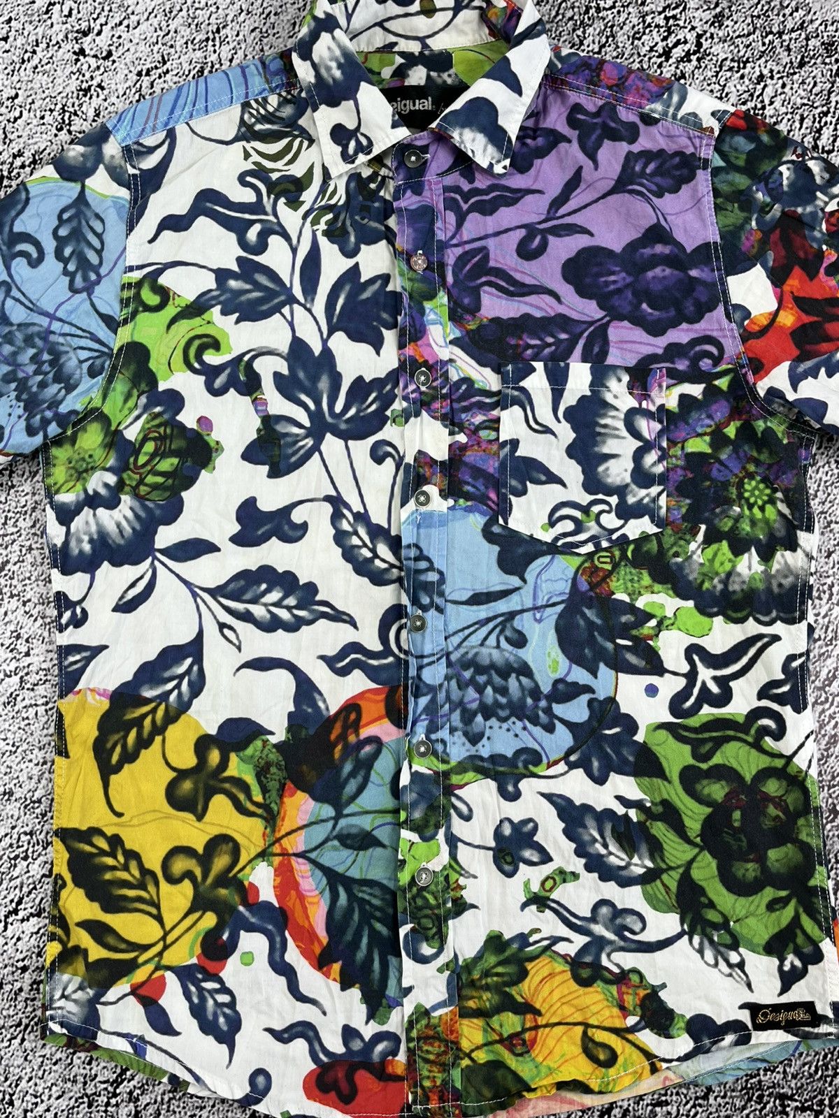Vintage Vintage Y2K Desigual all over abstract shirt streetwear M Size US M / EU 48-50 / 2 - 4 Thumbnail