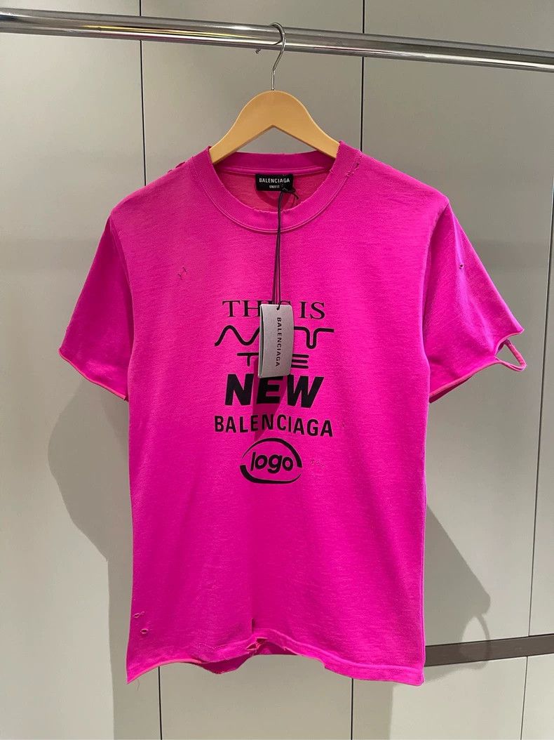 Balenciaga Balenciaga Dragon Fruit Slogan Logo Worn-out Damage Short S Size US XS / EU 42 / 0 - 1 Thumbnail