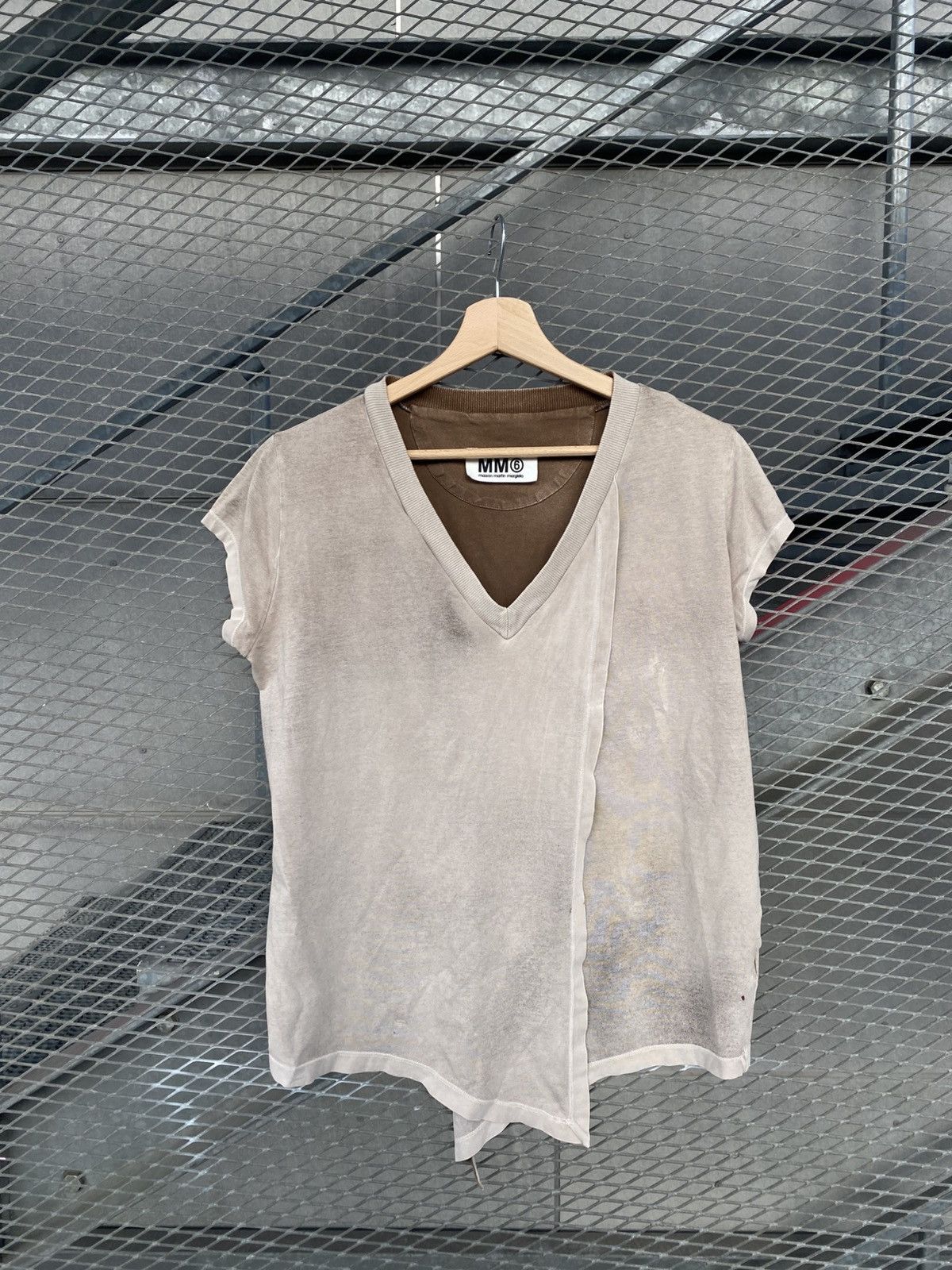 Maison Margiela Maison Margiela MM6 Washed Ash Distracted T-Shirt Size S / US 4 / IT 40 - 1 Thumbnail