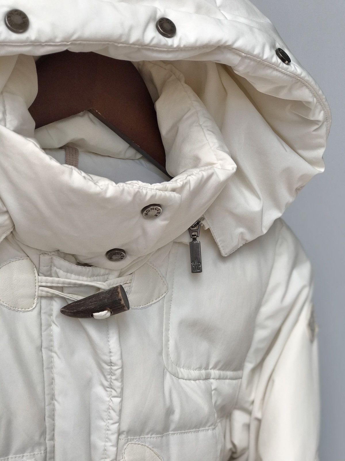 Moncler × Vintage Vintage Moncler Down Puffer Cream Jacket for Girls Size XXS / US 00 / IT 34 - 4 Thumbnail