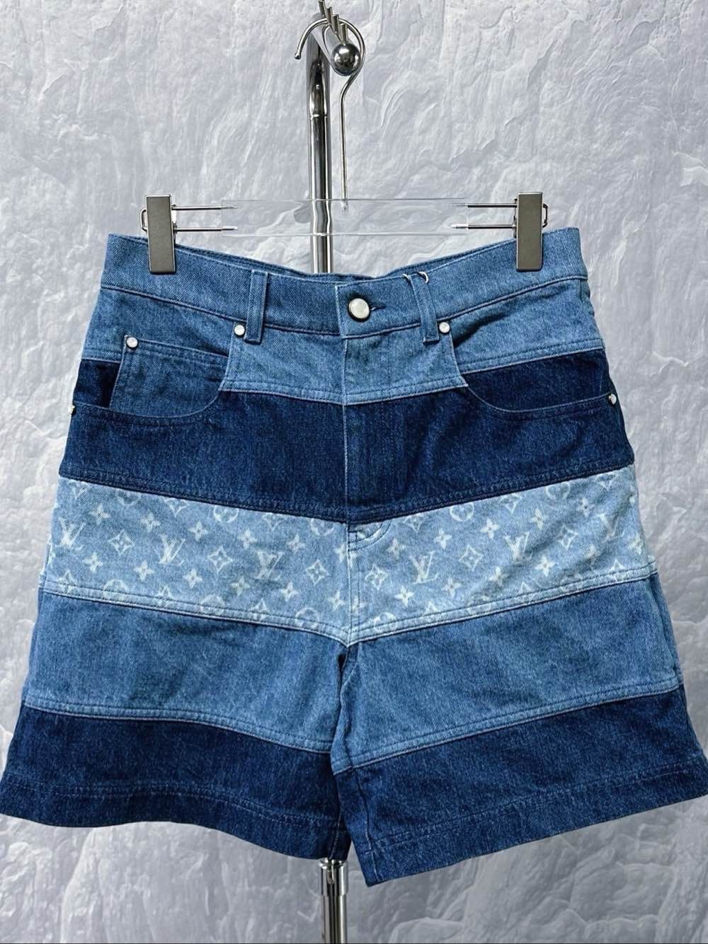 Louis Vuitton Louis Vuitton Patchwork Monogram Shorts Size 29 Size US 29 - 1 Thumbnail