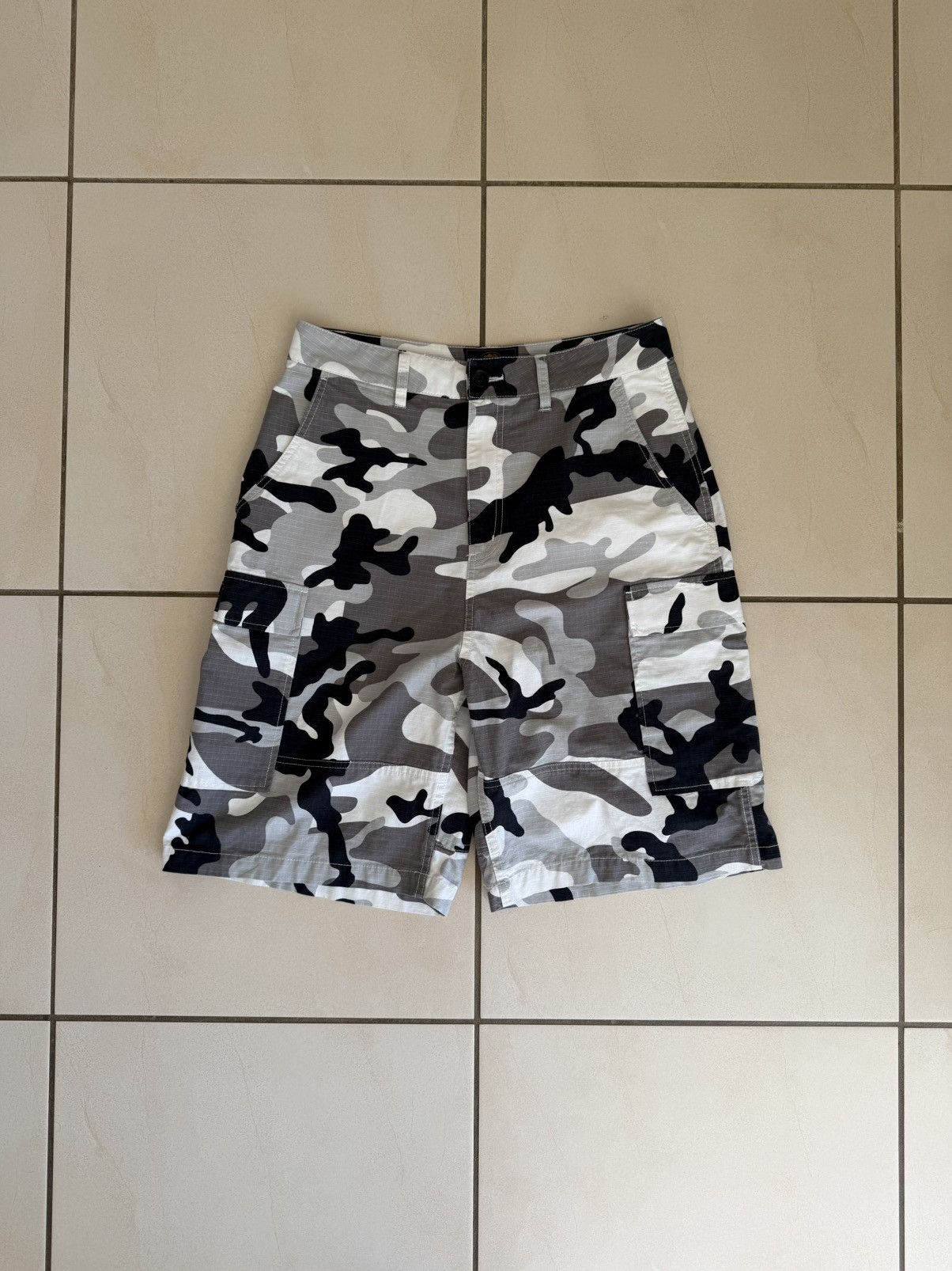 Corteiz Guerillaz cargo short [Camo] | Grailed