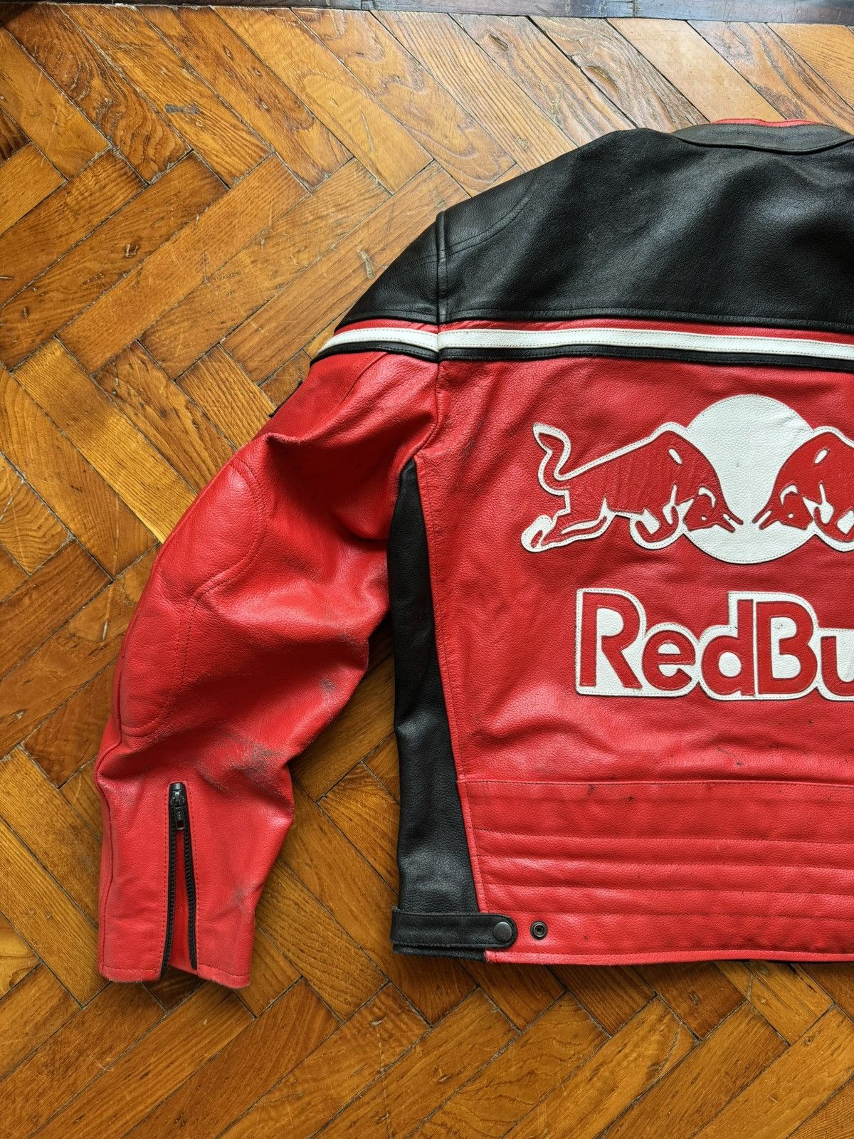 Red Bull Red Bull Racing red/black leather jacket size XL Size US XXL / EU 58 / 5 - 12 Thumbnail