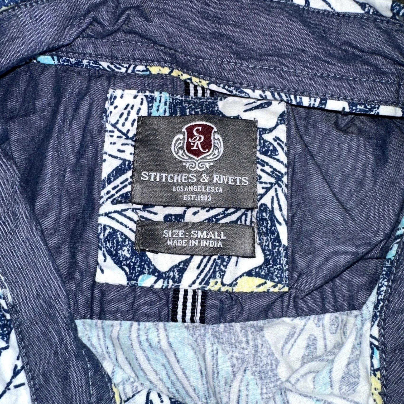 Vintage Stitches & Rivets Button-Up Shirt Floral White and Blue Short Sleeve Mens S Size US 29 - 3 Thumbnail