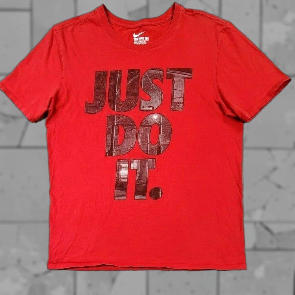 Nike Nike Tee Shirt Basketball Just Do It Logo Short Sleeve Mens M Black Red Athletic Shirt Size US M / EU 48-50 / 2 - 1 Thumbnail