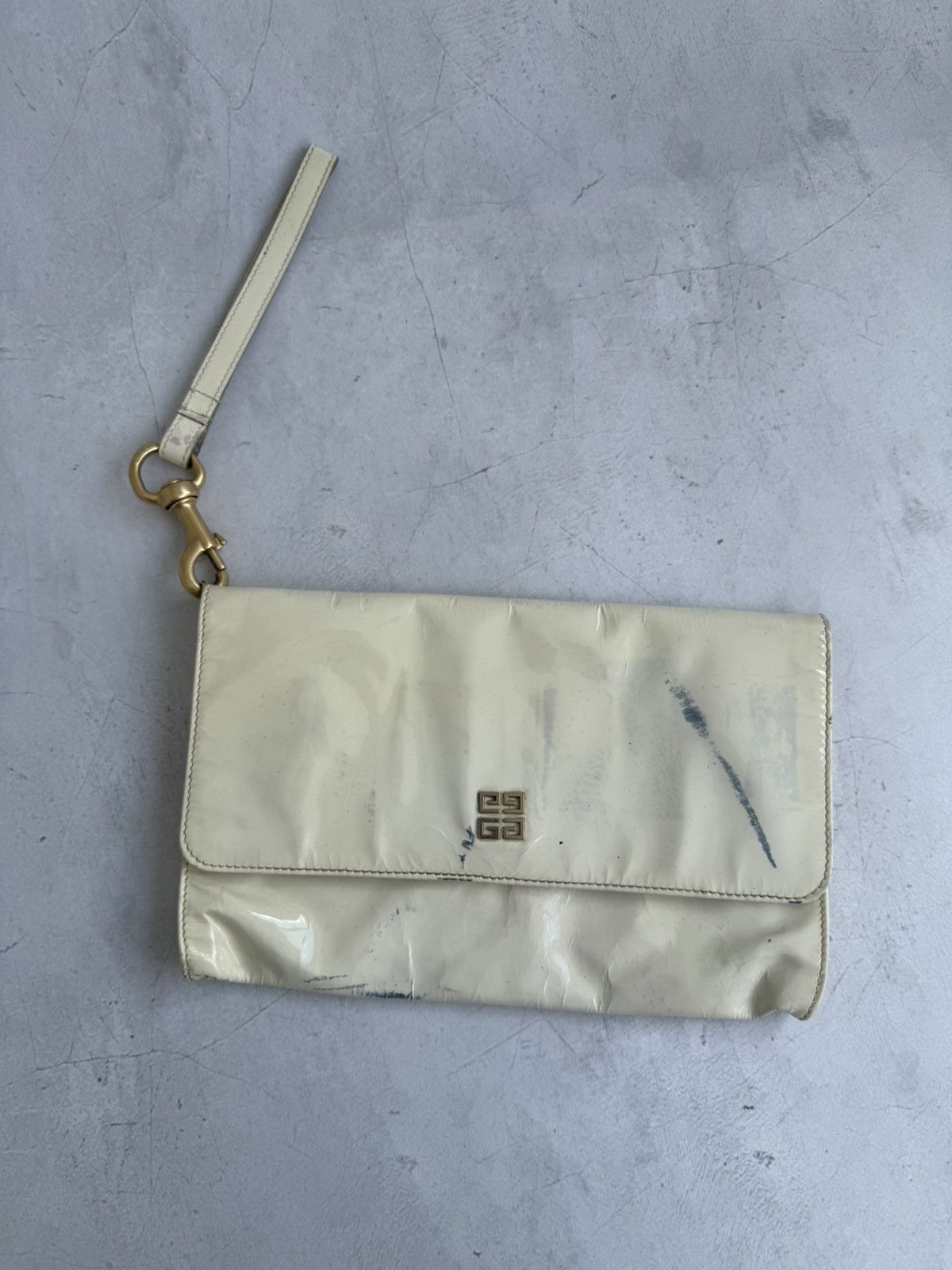 Givenchy Vintage Givenchy Clutch Bag Cream Patent Leather Logo Size ONE SIZE - 2 Thumbnail