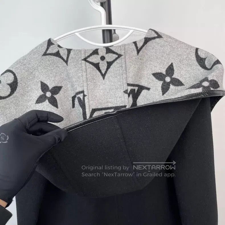 Louis Vuitton Louis Vuitton Long black bathrobe coat with full print and Size XXS / US 00 / IT 34 - 4 Thumbnail