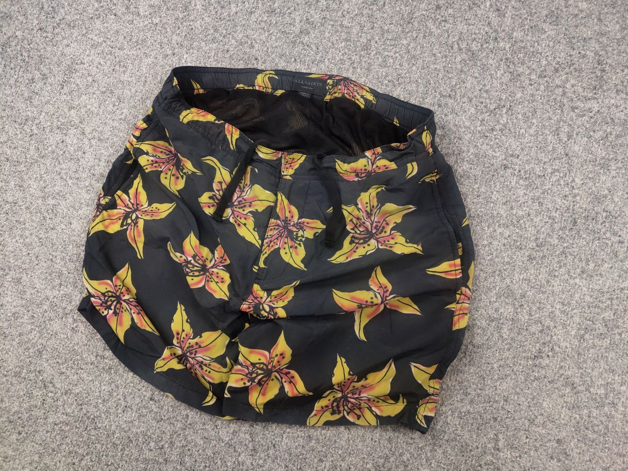 Allsaints Allsaints Hibiscus Swim Casual Nylon Floral Pattern Shorts Size US 32 / EU 48 - 4 Thumbnail