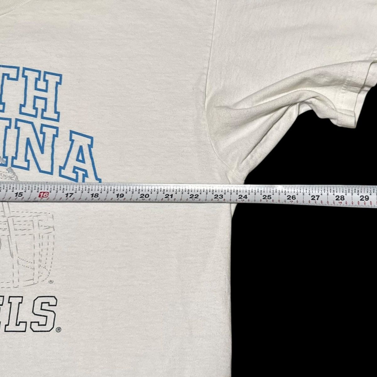 Jansport 90s Jansport North Carolina Tarheels White Shirt Men's XL Size US XL / EU 56 / 4 - 9 Thumbnail
