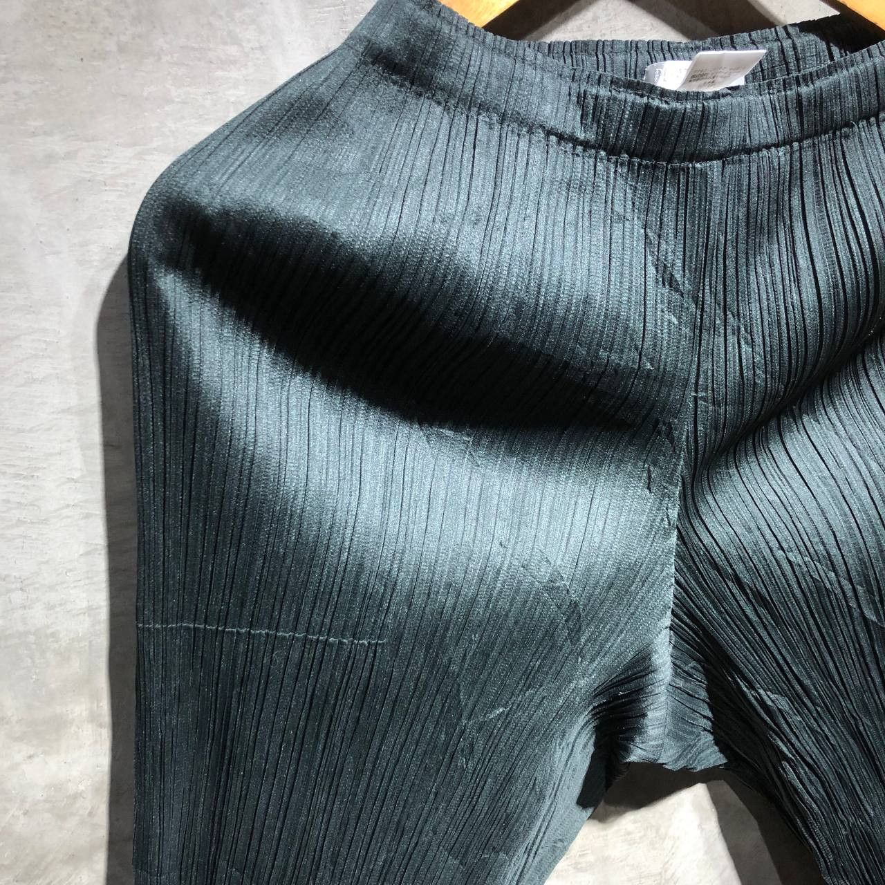 Pleats Please Issey Miyake Issey Miyake Pleats Please pleated pants Size US 30 / EU 46 - 4 Thumbnail