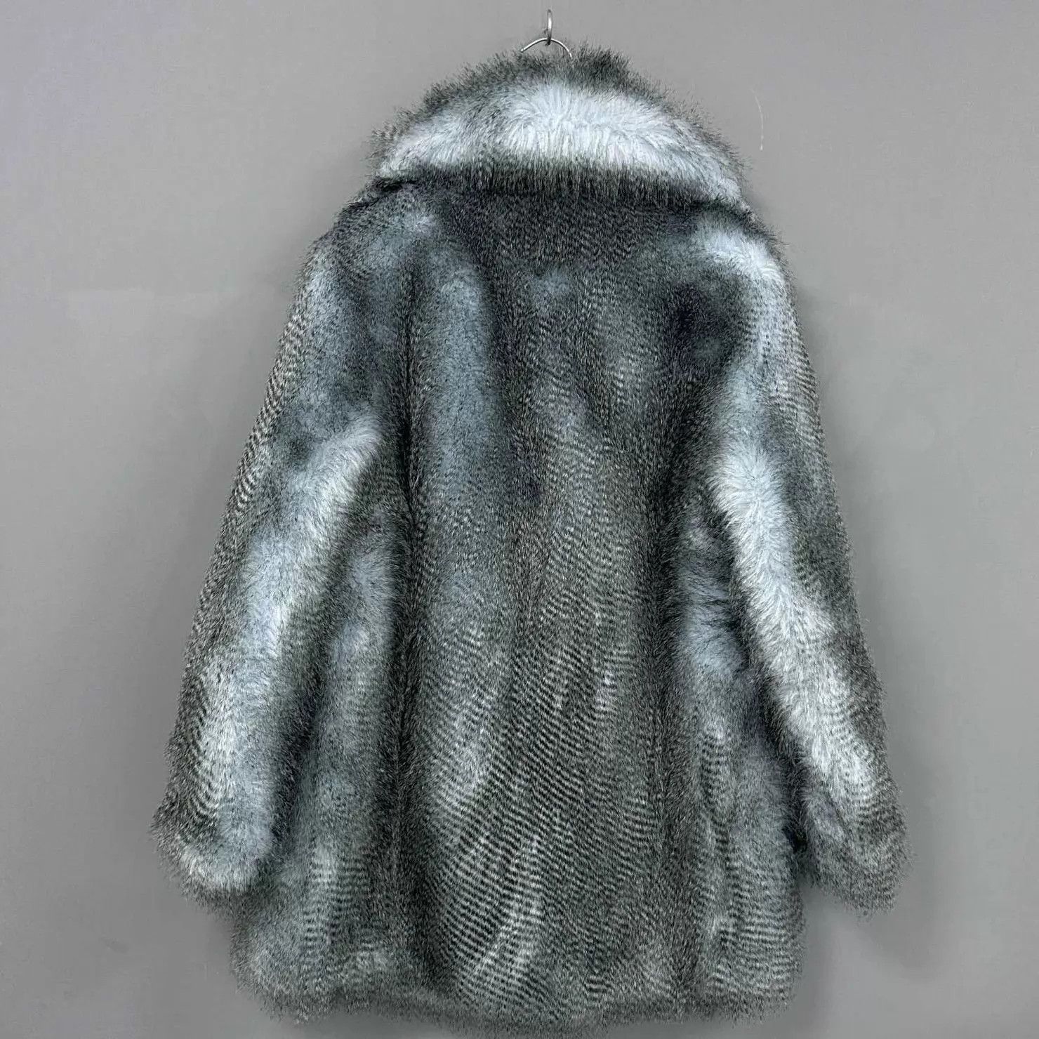 Prada PRADA Runway Silver Coin Button Fur Coat Size 38 Size XS / US 0-2 / IT 36-38 - 3 Thumbnail