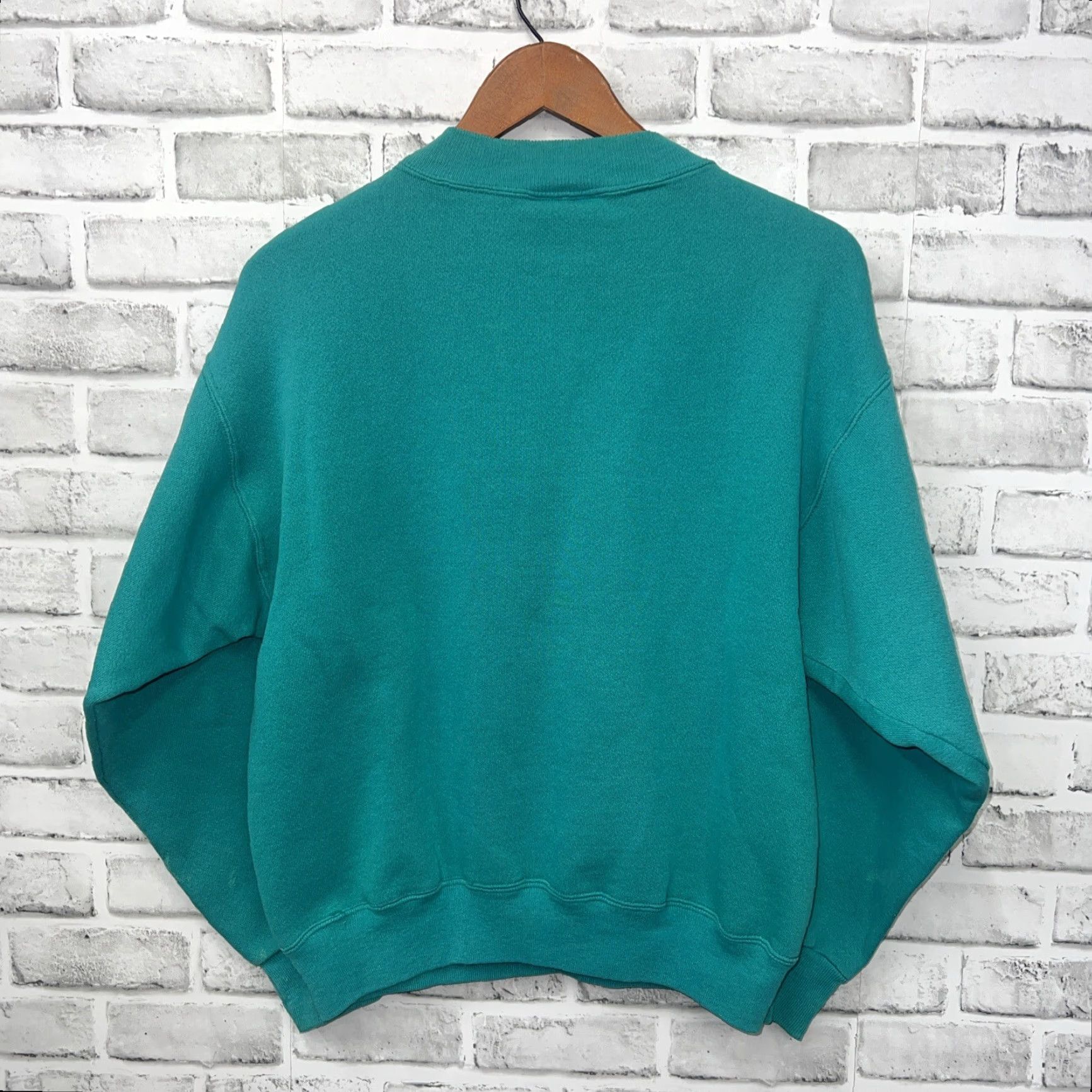 Hanes VINTAGE Hanes Classics Sweatshirt Unisex M Blue Horse Print Pullover Hanes Classics Unisex Adults Mens Womens 90s? Size M / US 6-8 / IT 42-44 - 4 Thumbnail