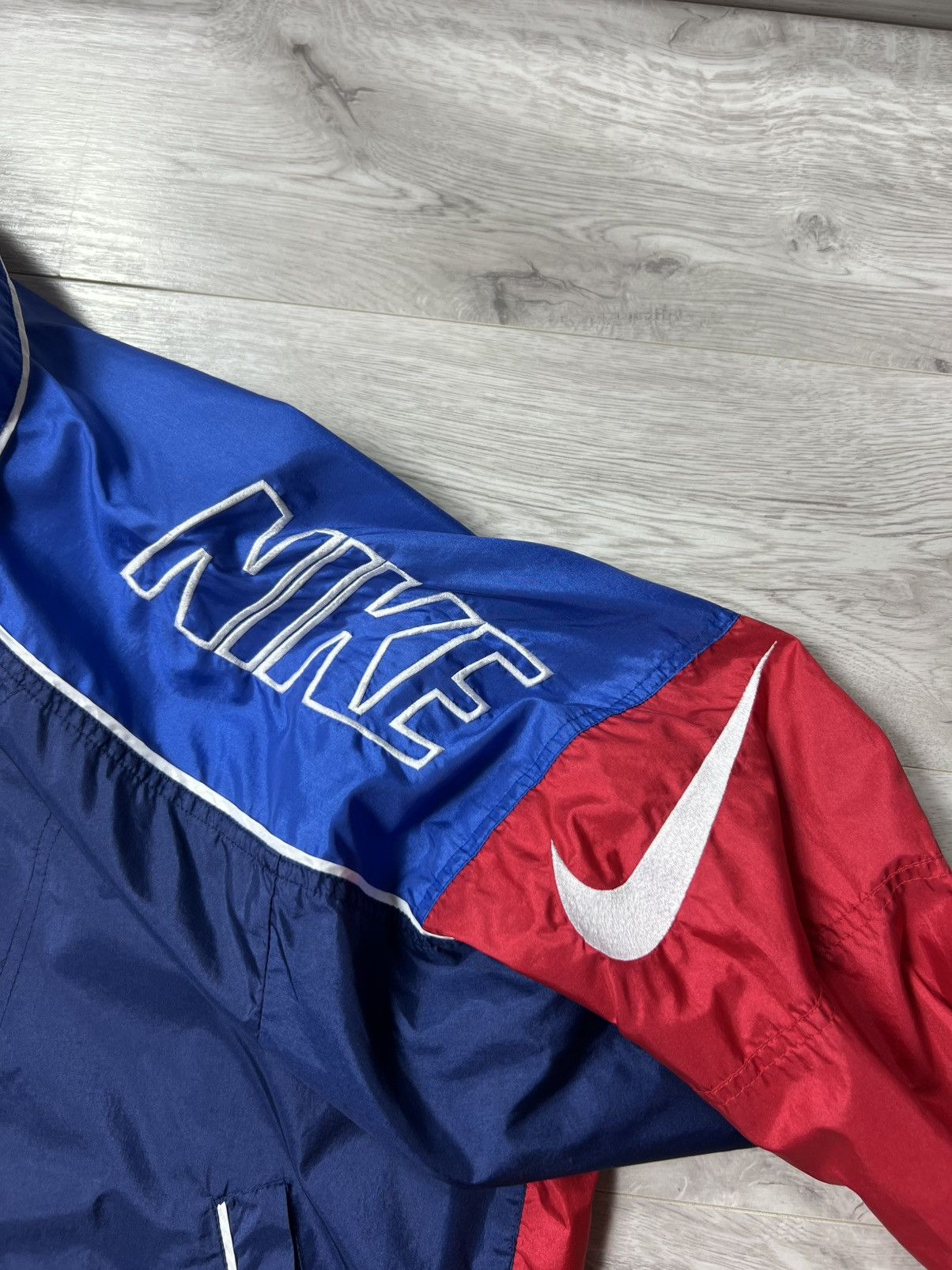 Nike 90s Vintage Nike Drill Nylon Track Suit Embroidered Big Logo Size US L / EU 52-54 / 3 - 8 Thumbnail