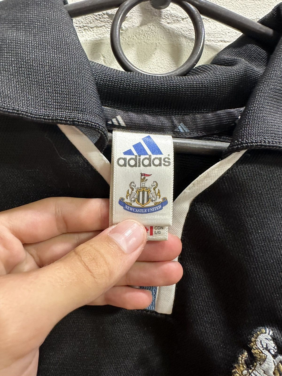 Adidas Newcastle United ‘00-‘01 Vintage Away Kit 🚫READ DESCRIPTION🚫 Size US L / EU 52-54 / 3 - 3 Thumbnail