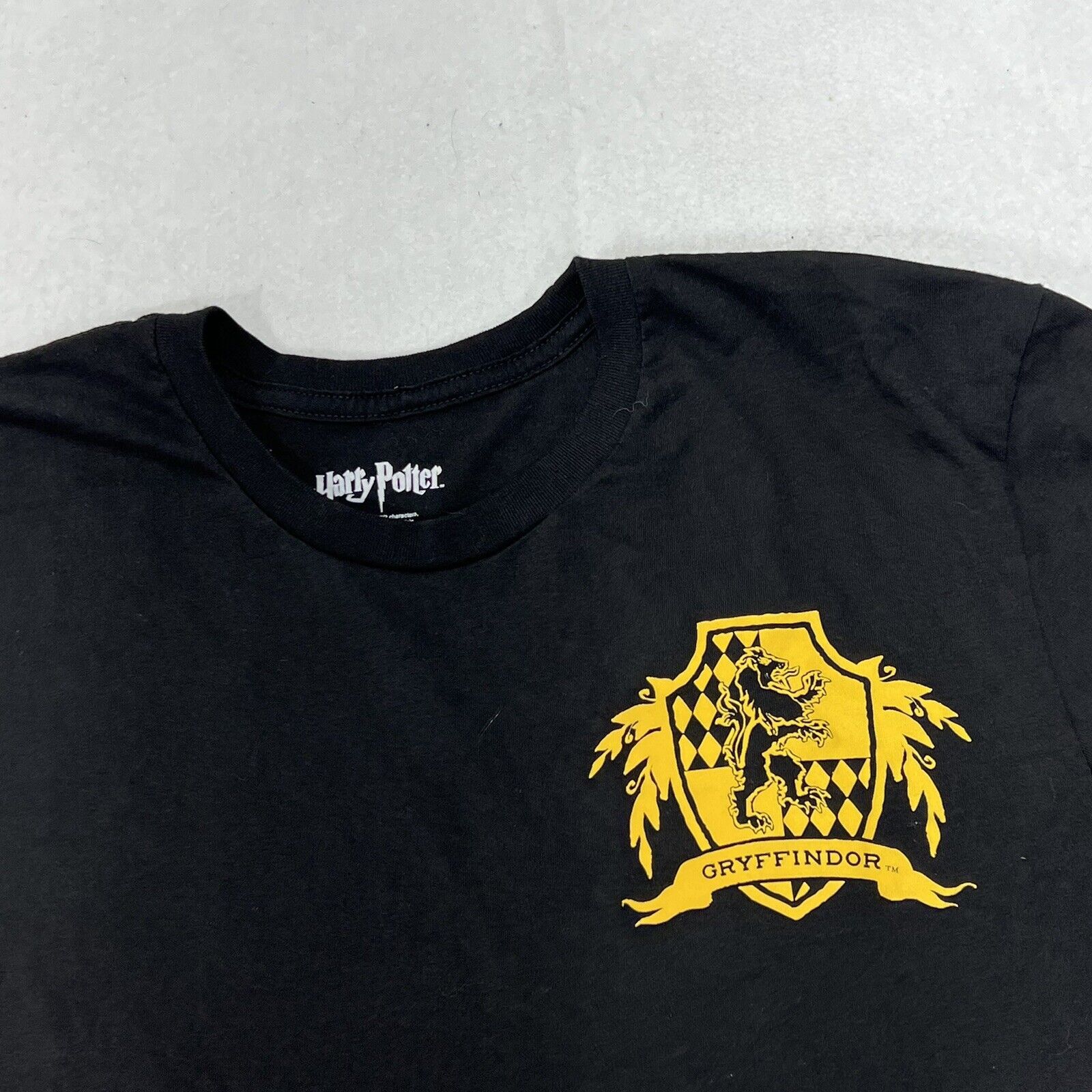 Universal Studios Harry Potter Gryffindor Logo Graphic T Shirt & Cape Size US M / EU 48-50 / 2 - 2 Thumbnail