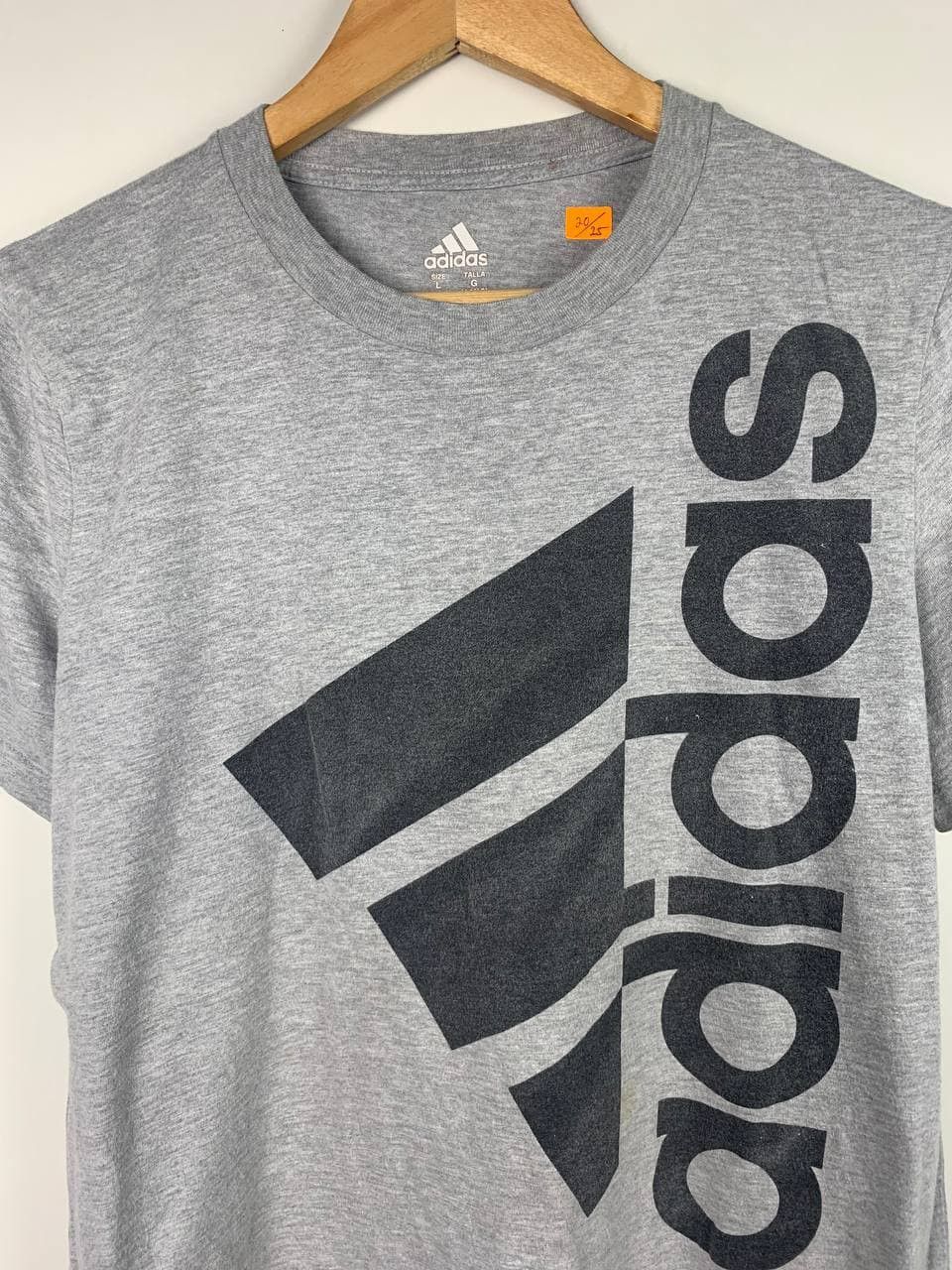 Adidas Adidas Block Logo Overprint Streetwear Tee Size US M / EU 48-50 / 2 - 3 Thumbnail
