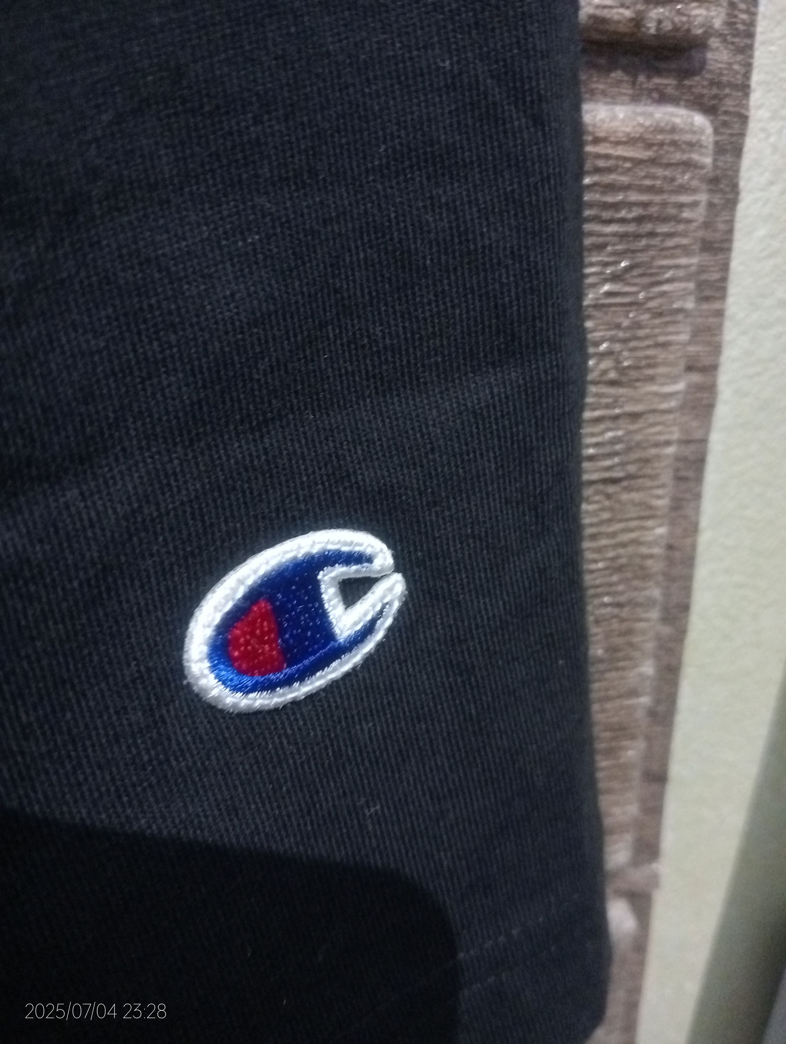 Champion Vintage Champion Plain Long Sleeve Tshirt Size US L / EU 52-54 / 3 - 4 Thumbnail