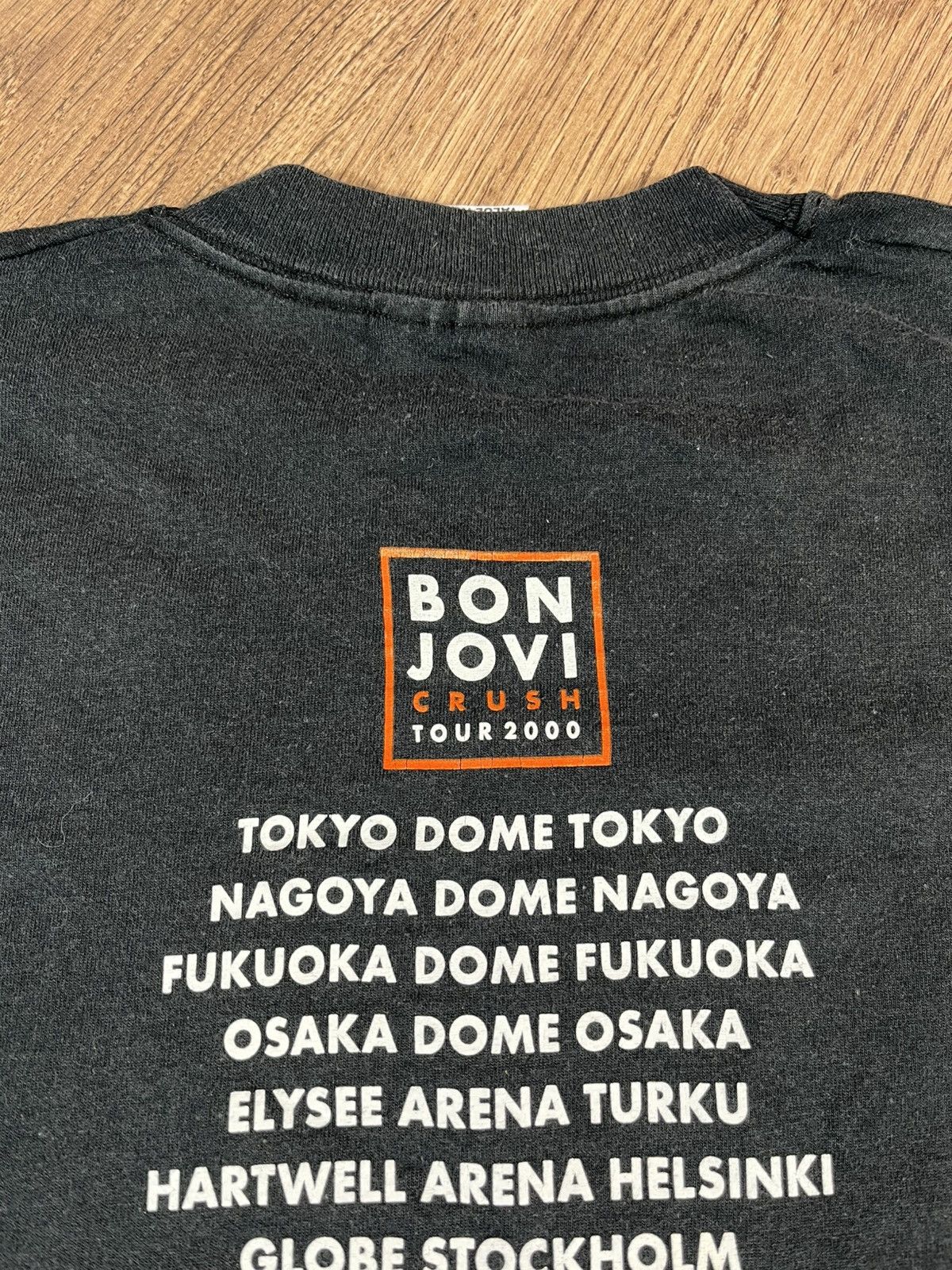 Band Tees Vintage 2000s Bon Jovi Crush Tour T Shirt Size US L / EU 52-54 / 3 - 11 Thumbnail