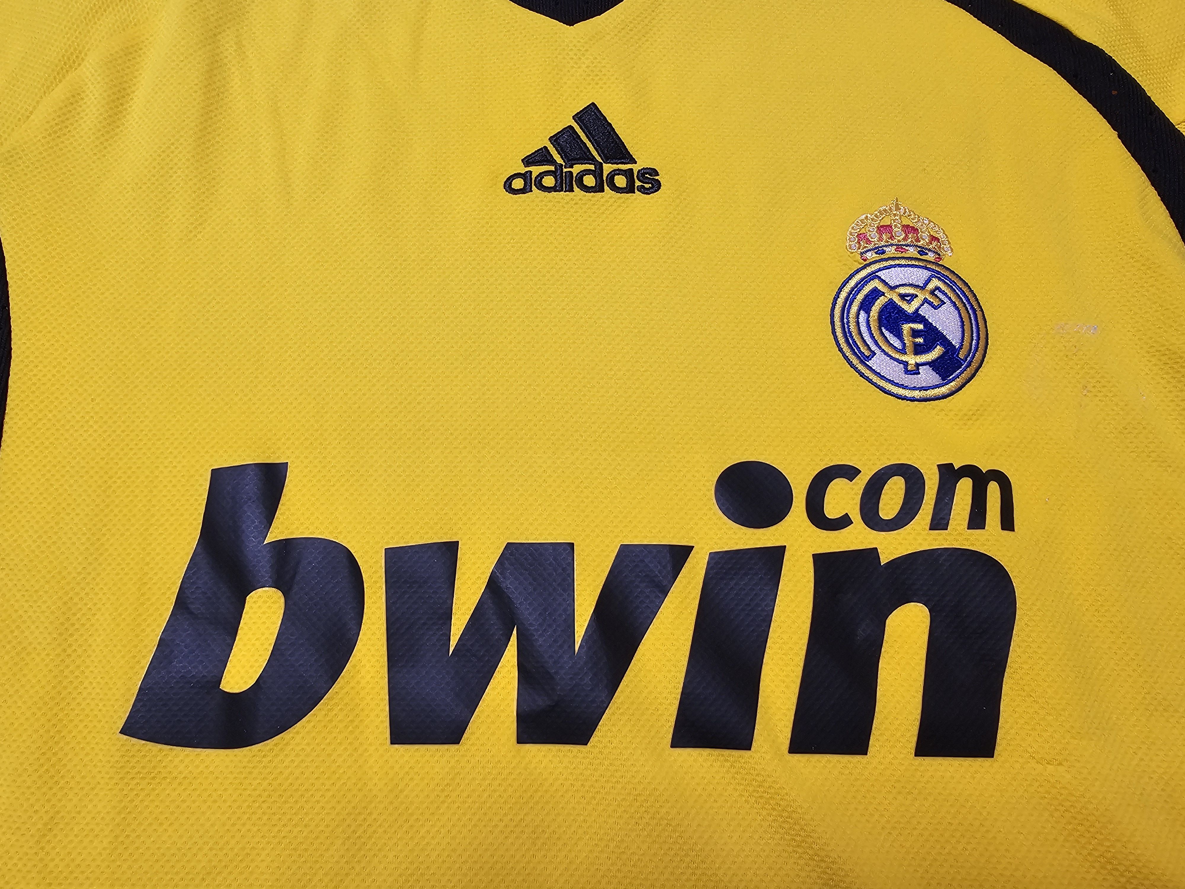 Adidas REAL MADRID 2008 2009 GOALKEEPER FOOTBALL SOCCER JERSEY Size US M / EU 48-50 / 2 - 3 Thumbnail