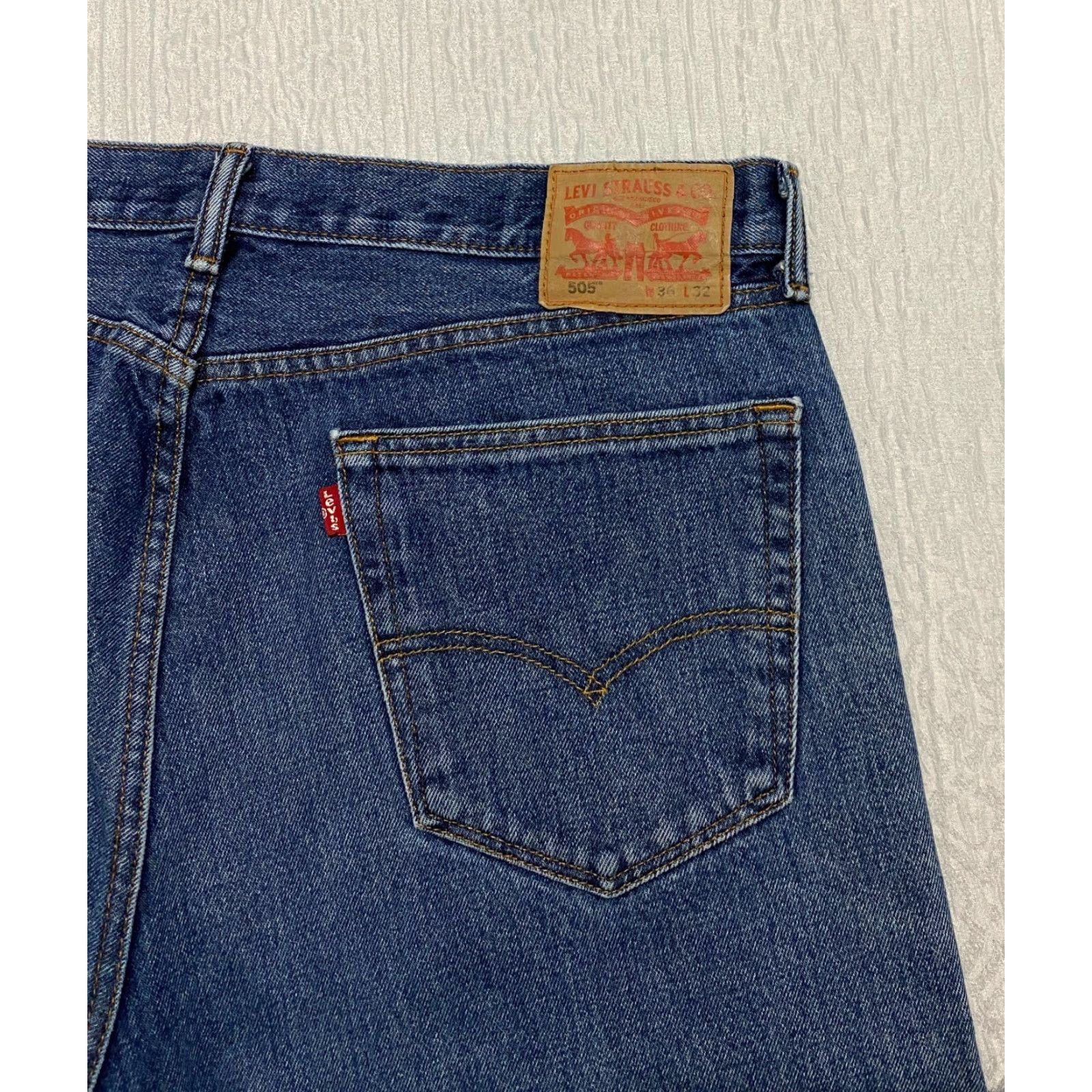 Levi's VINTAGE Levi's 505 Regular Fit Mens Jeans 36x32 Blue Faded Whiskers Size US 36 / EU 52 - 3 Thumbnail