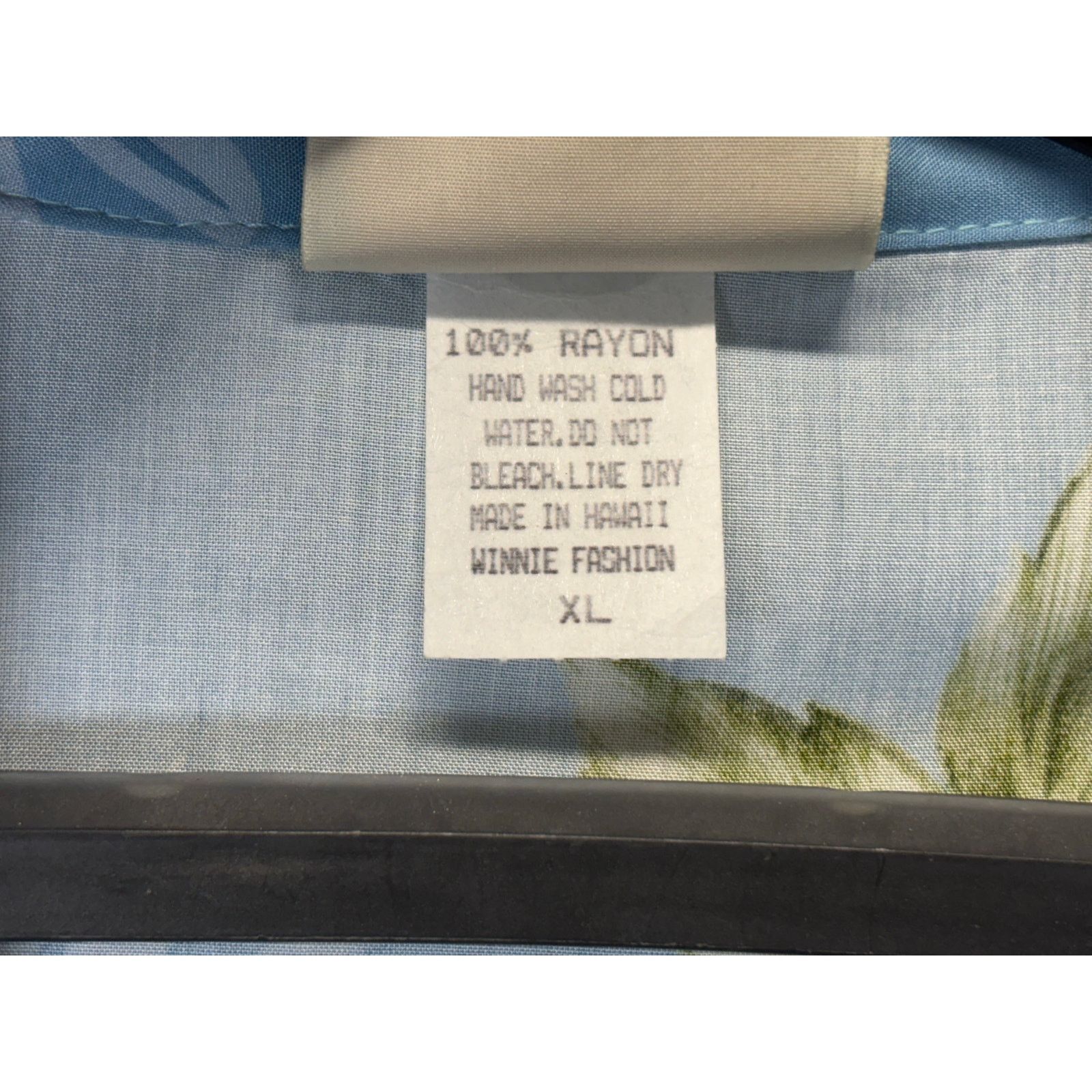 The Unbranded Brand Winnie Fashion Hawaii Men’s Aloha Shirt Blue Floral Rayon XL Size US XL / EU 56 / 4 - 6 Thumbnail
